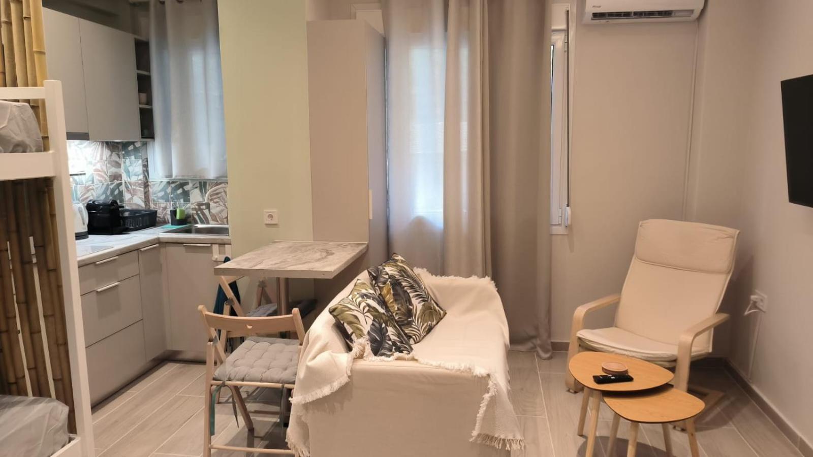 One-Bedroom Apartment photo 1