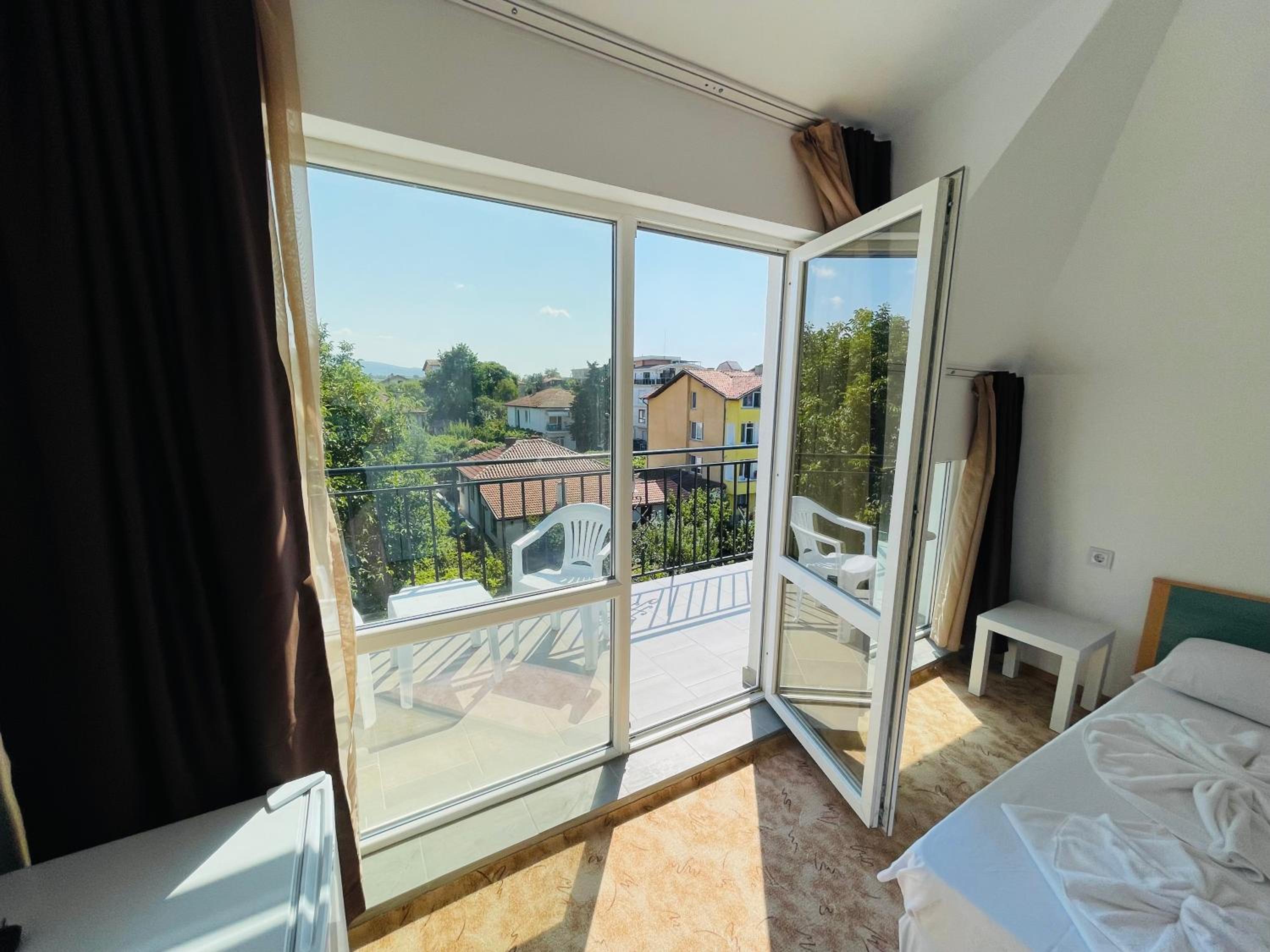 Standard Double Room photo 3