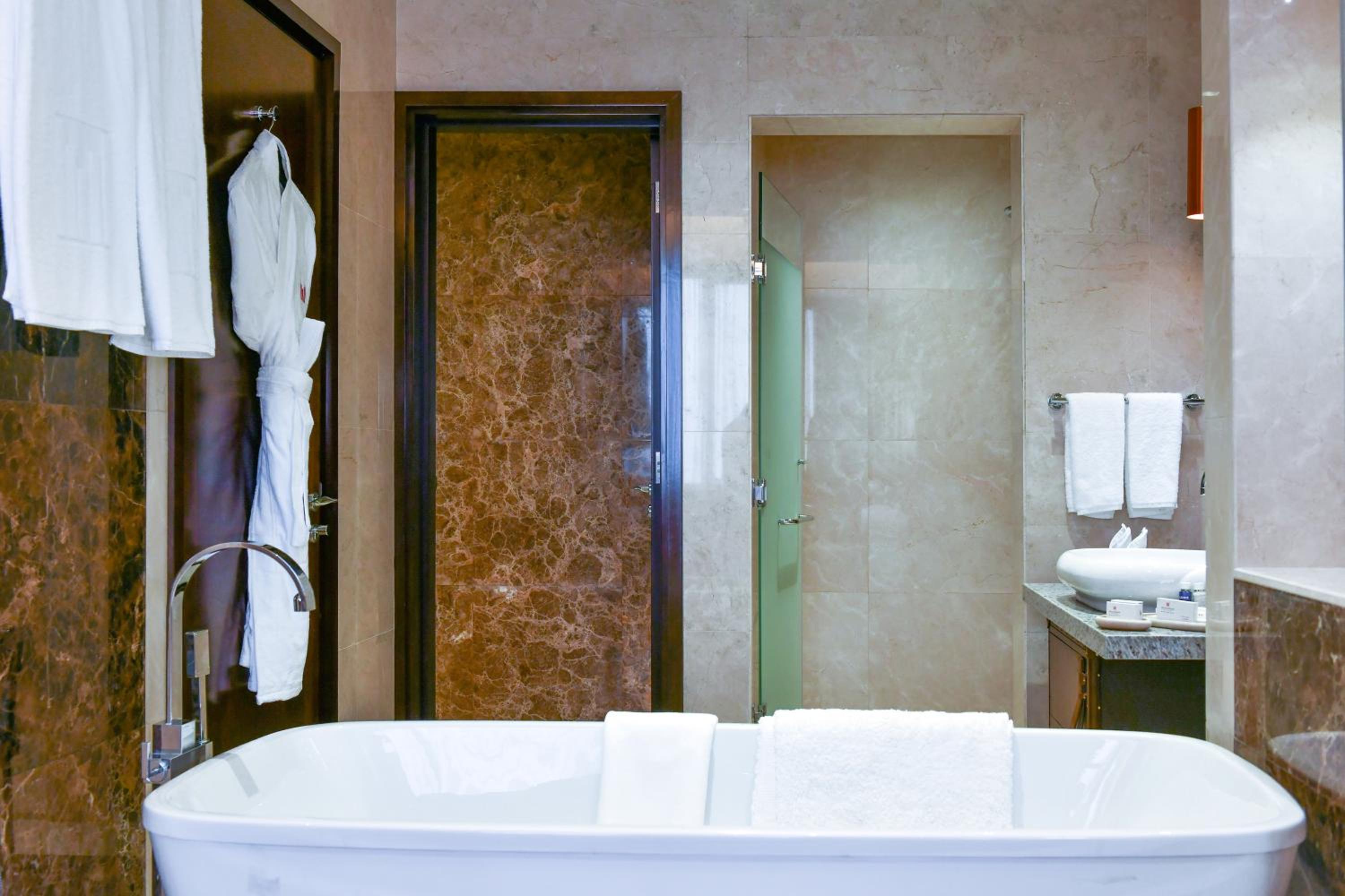 Grand Millennium Suite - Photo 2
