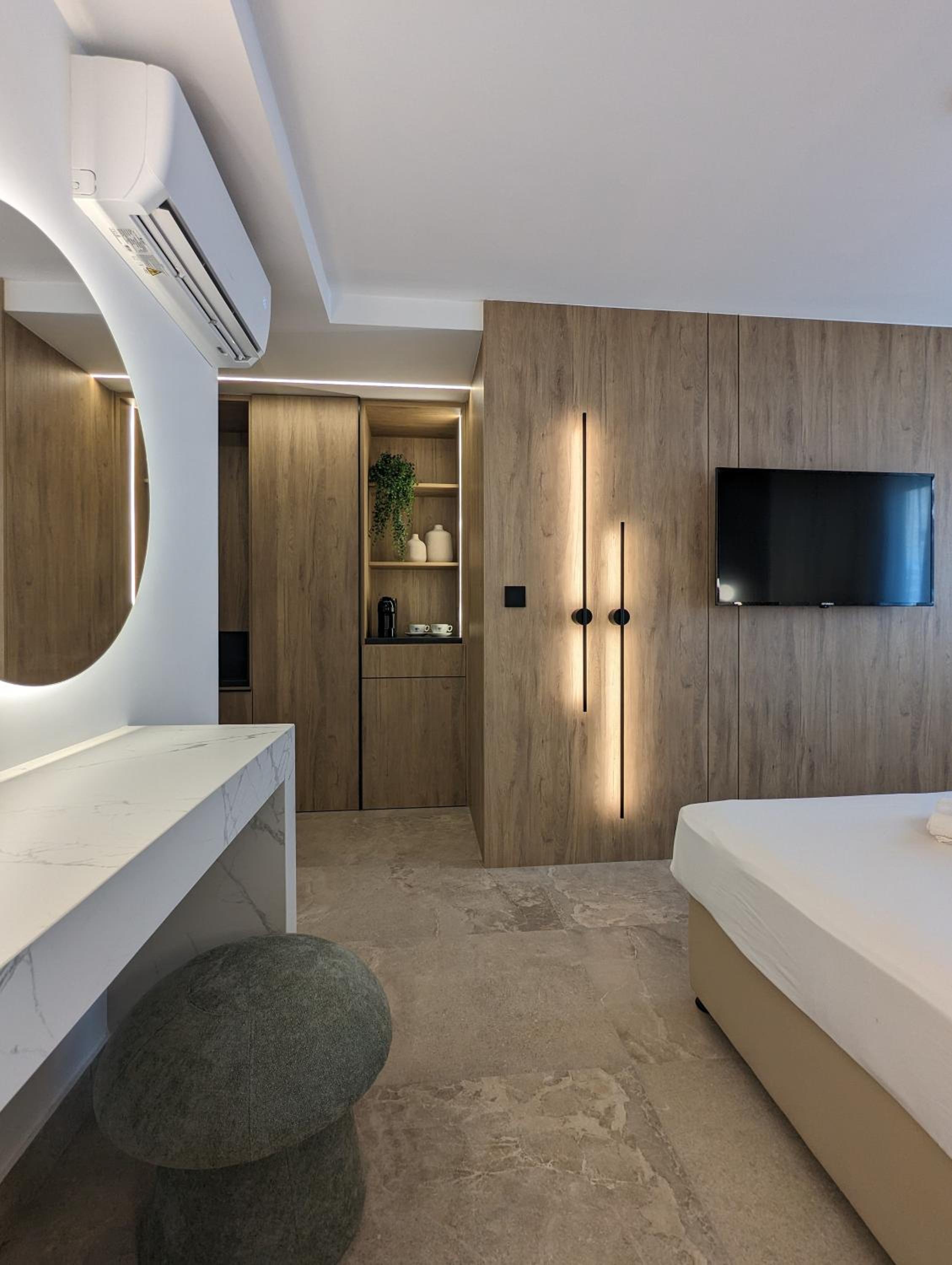 Deluxe Double or Twin Room photo 2