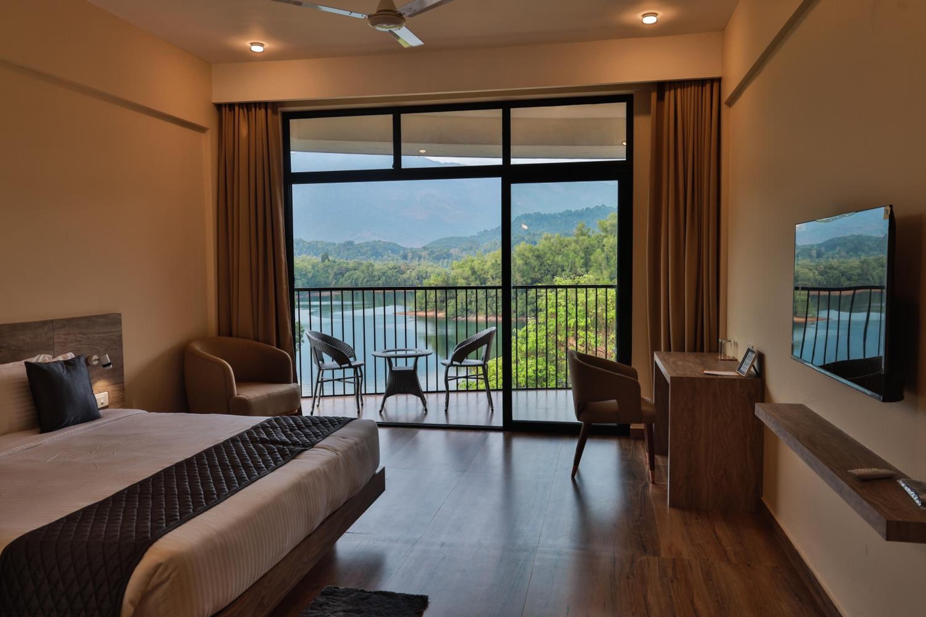Double Room With Lake View photo 2