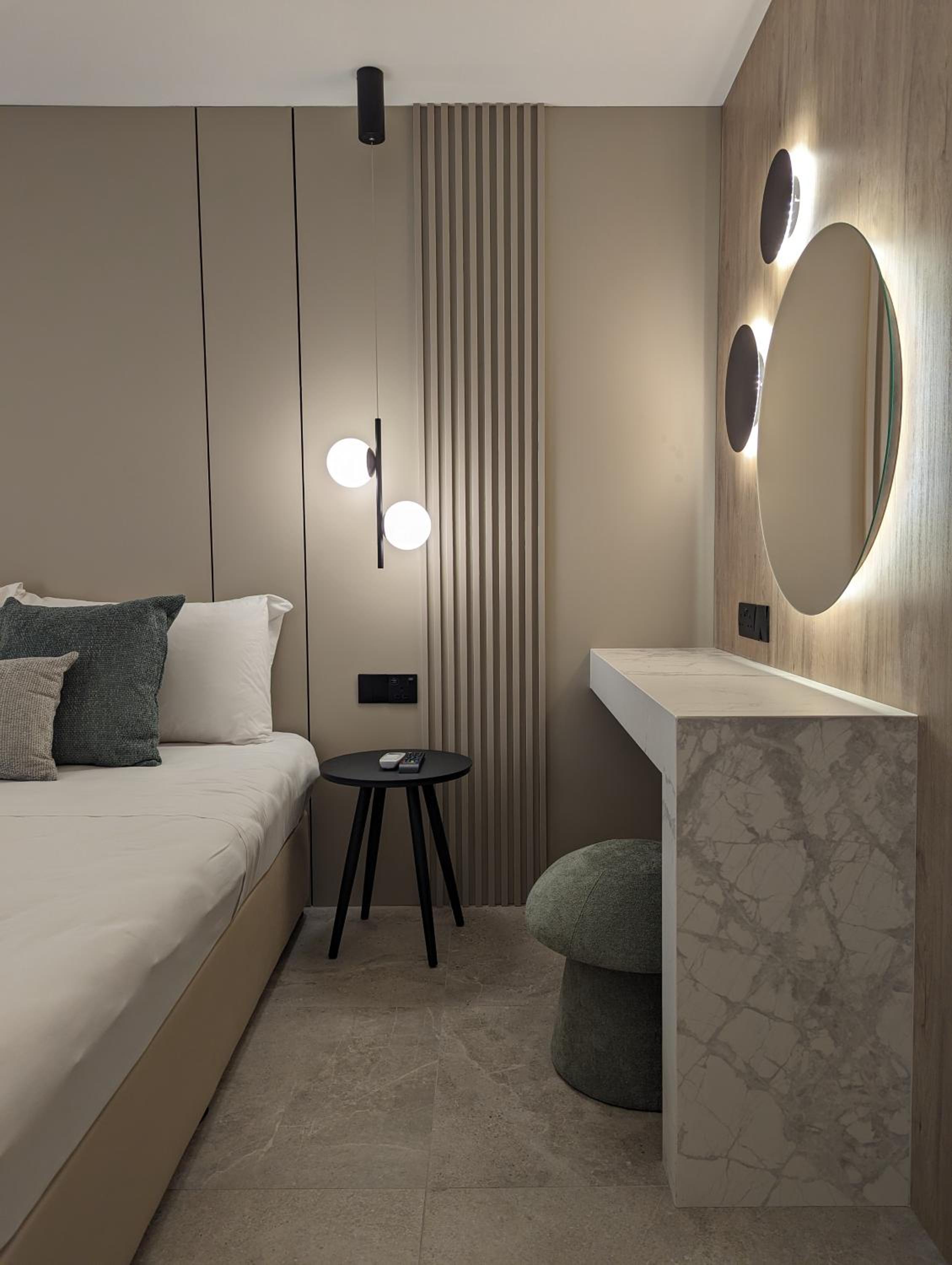 Deluxe Double or Twin Room photo 1