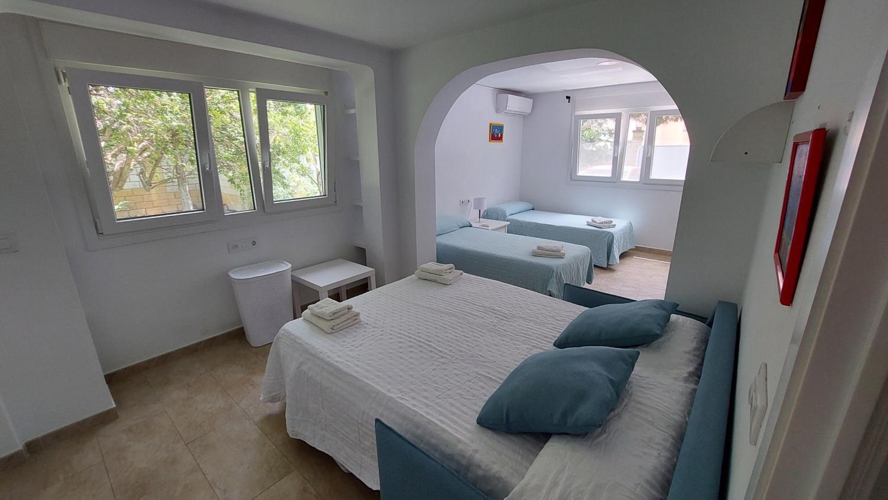Four-Bedroom House photo 3