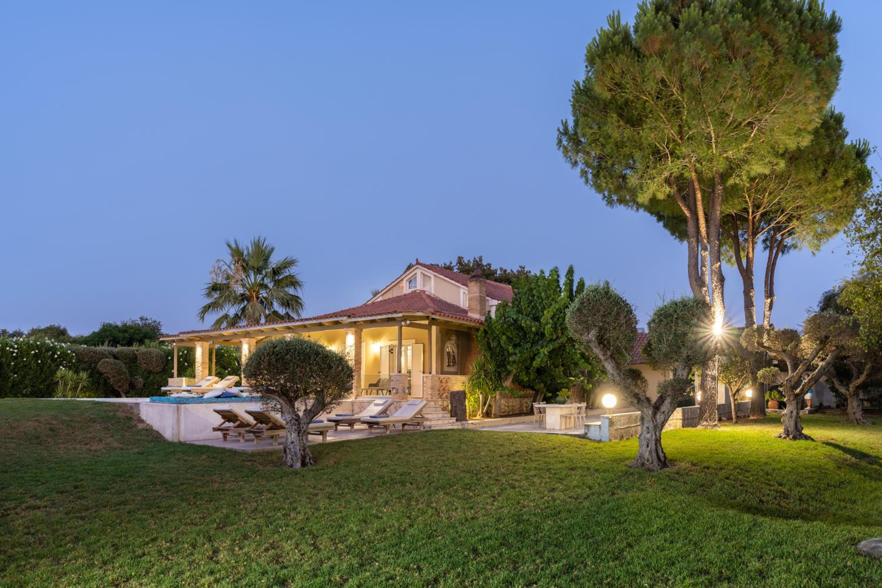 Villa with Private Pool photo 3