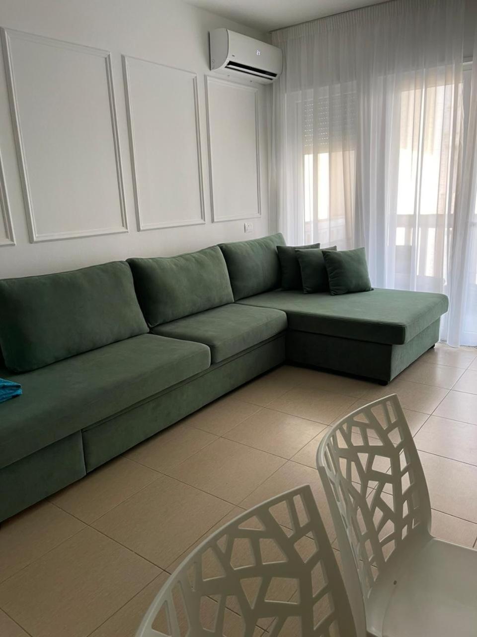 One-Bedroom Apartment photo 3