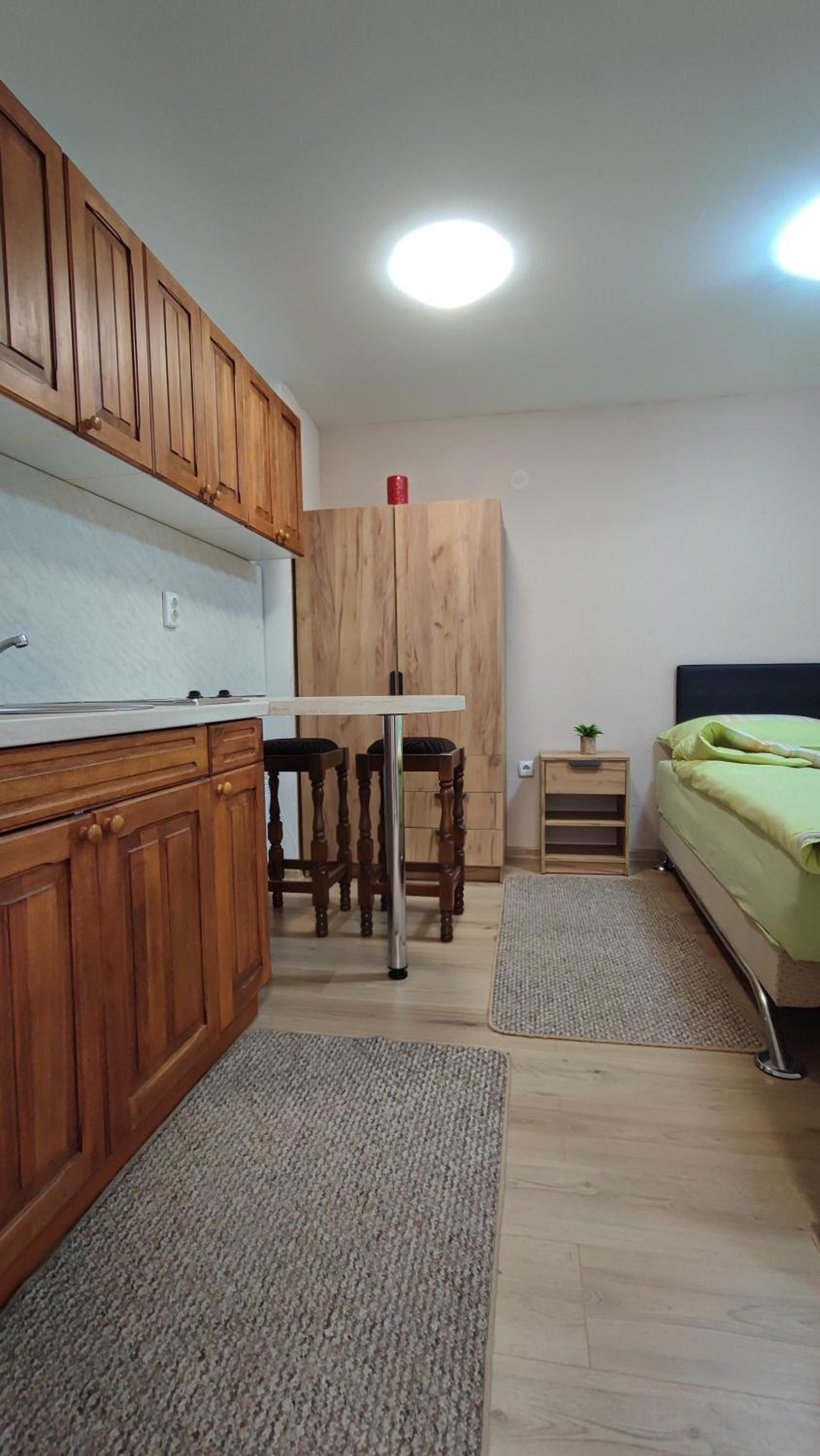 One-Bedroom Apartment photo 1