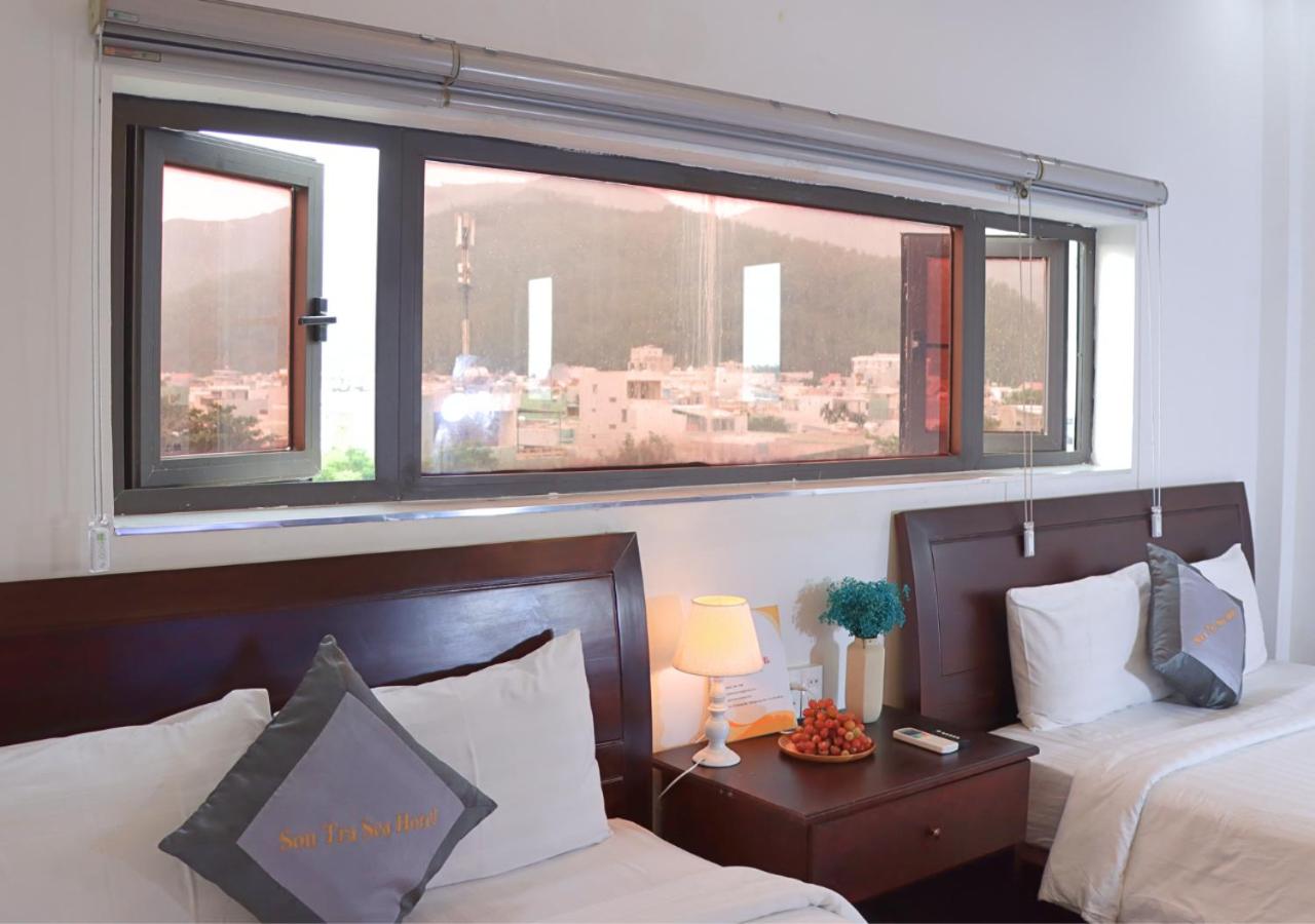 Family Room - Photo 12