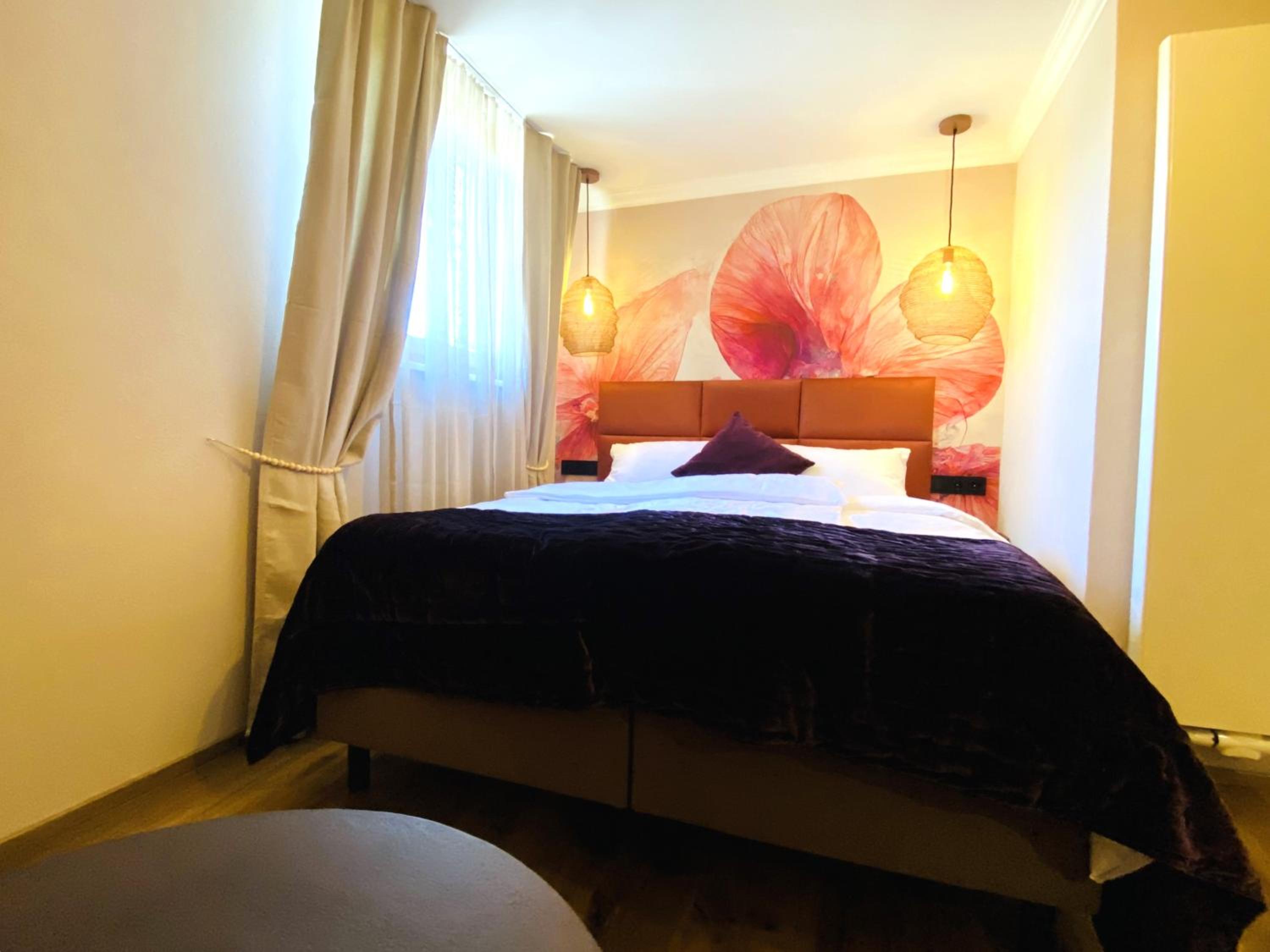 Queen Room - Photo 11