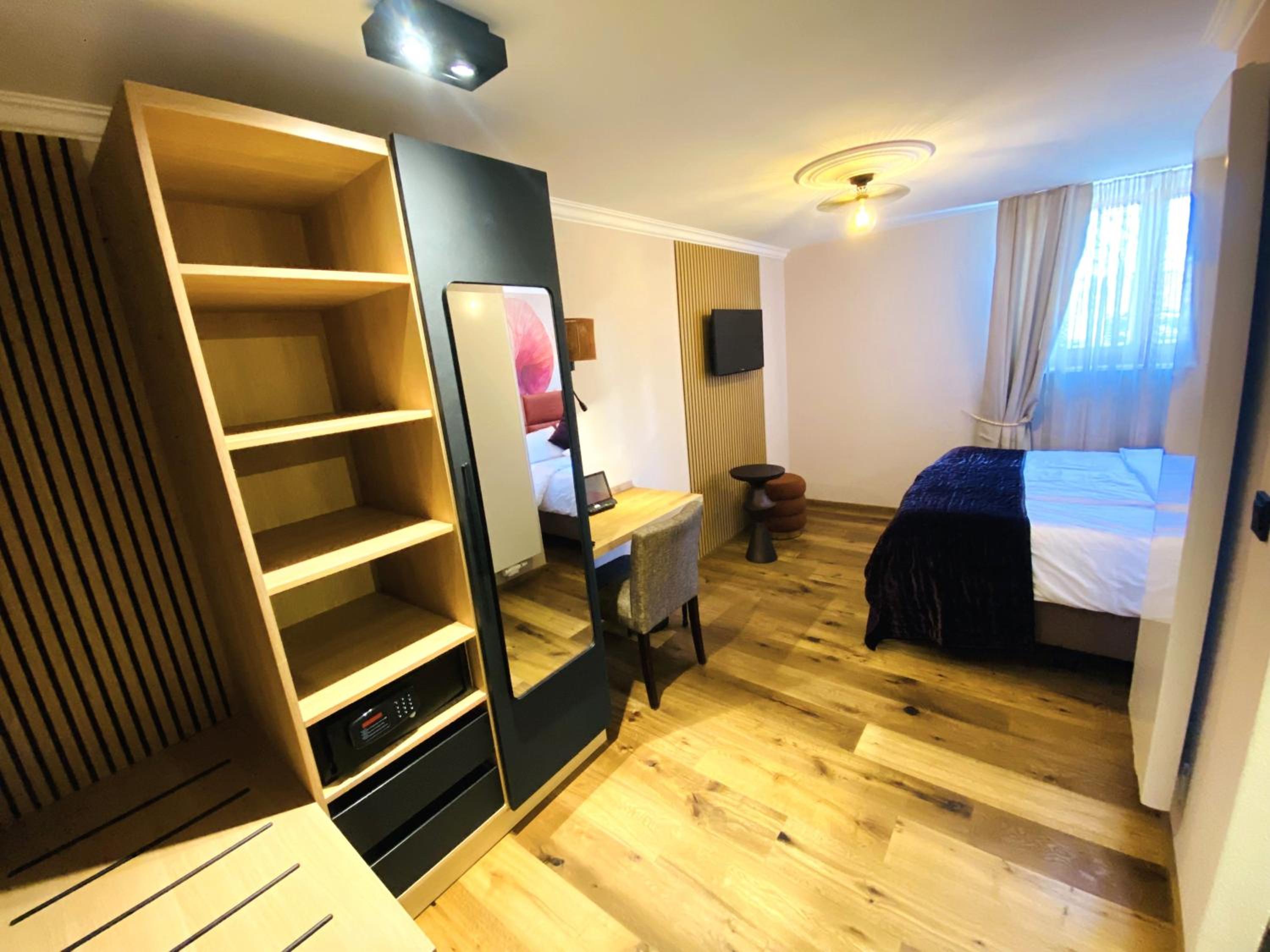 Queen Room - Photo 2