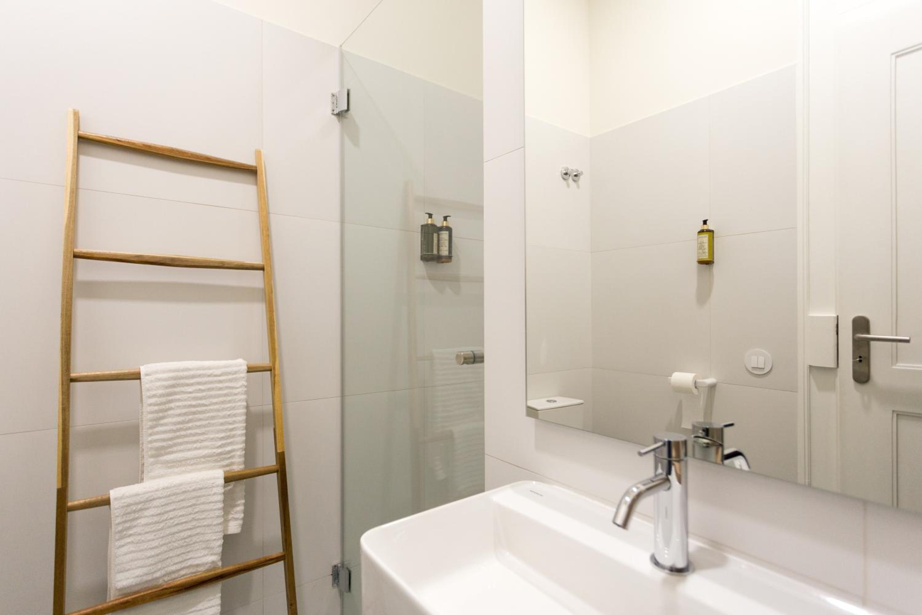 Double Room with Private External Bathroom photo 2