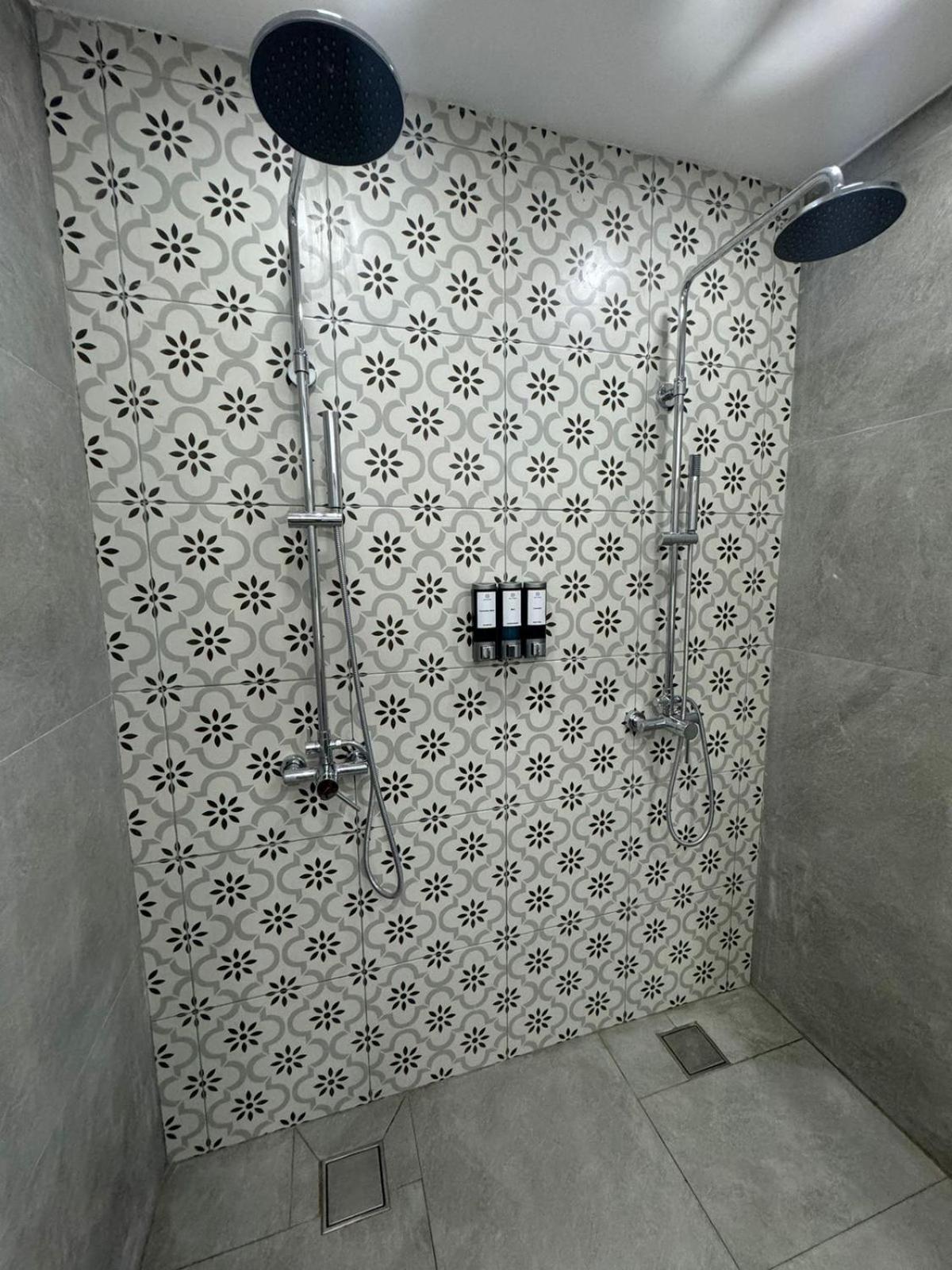 Executive Suite - Photo 9