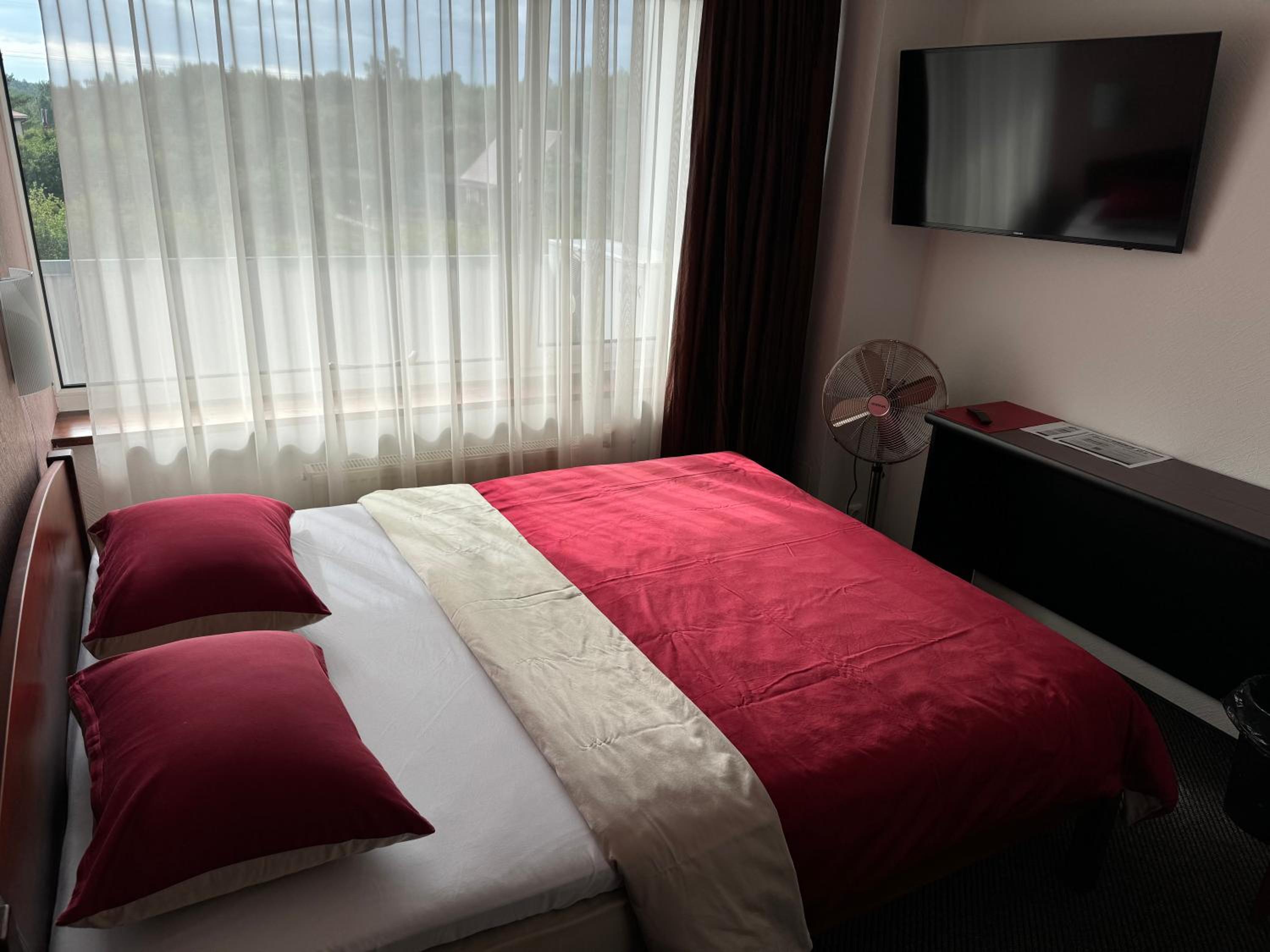 Double Room With Private External Bathroom photo 1