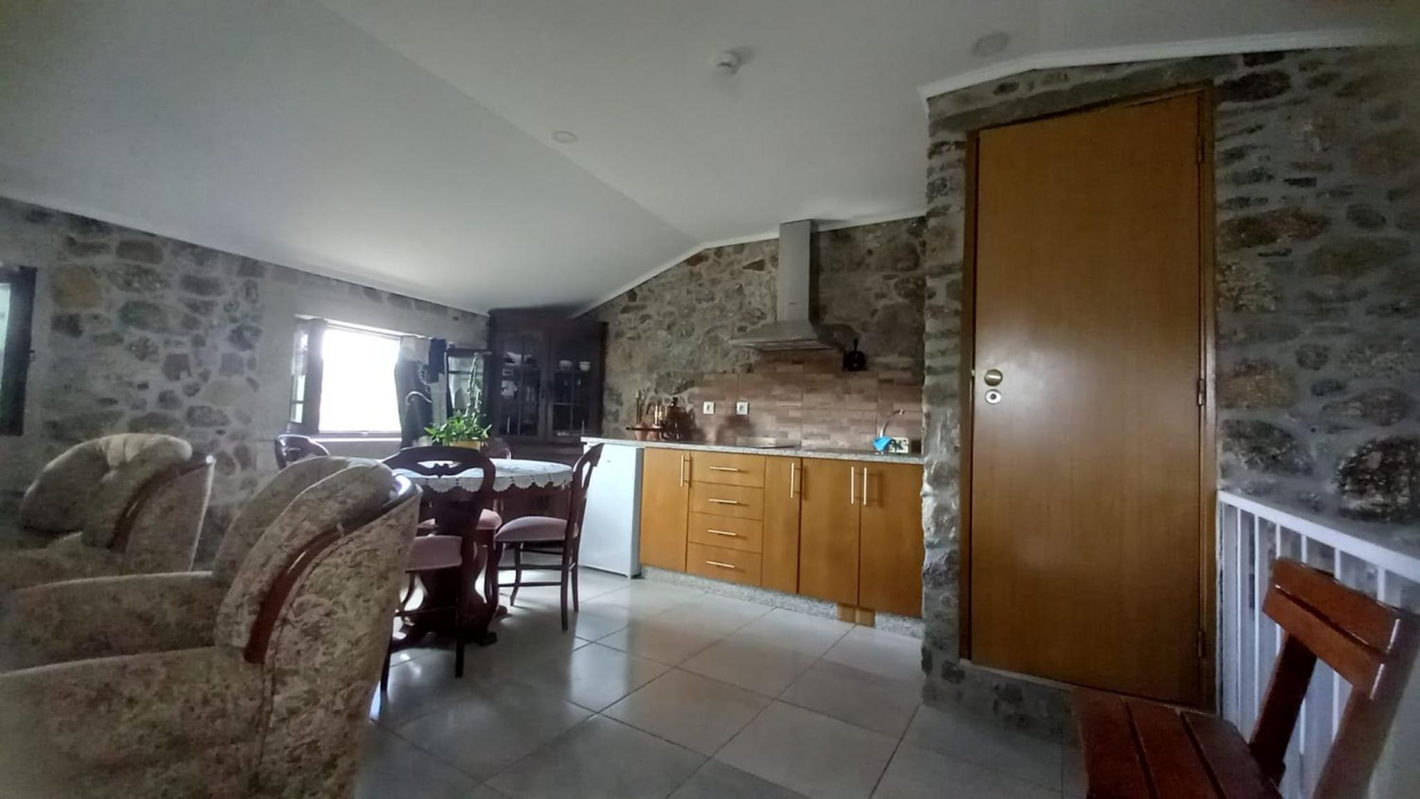 One-Bedroom House photo 3