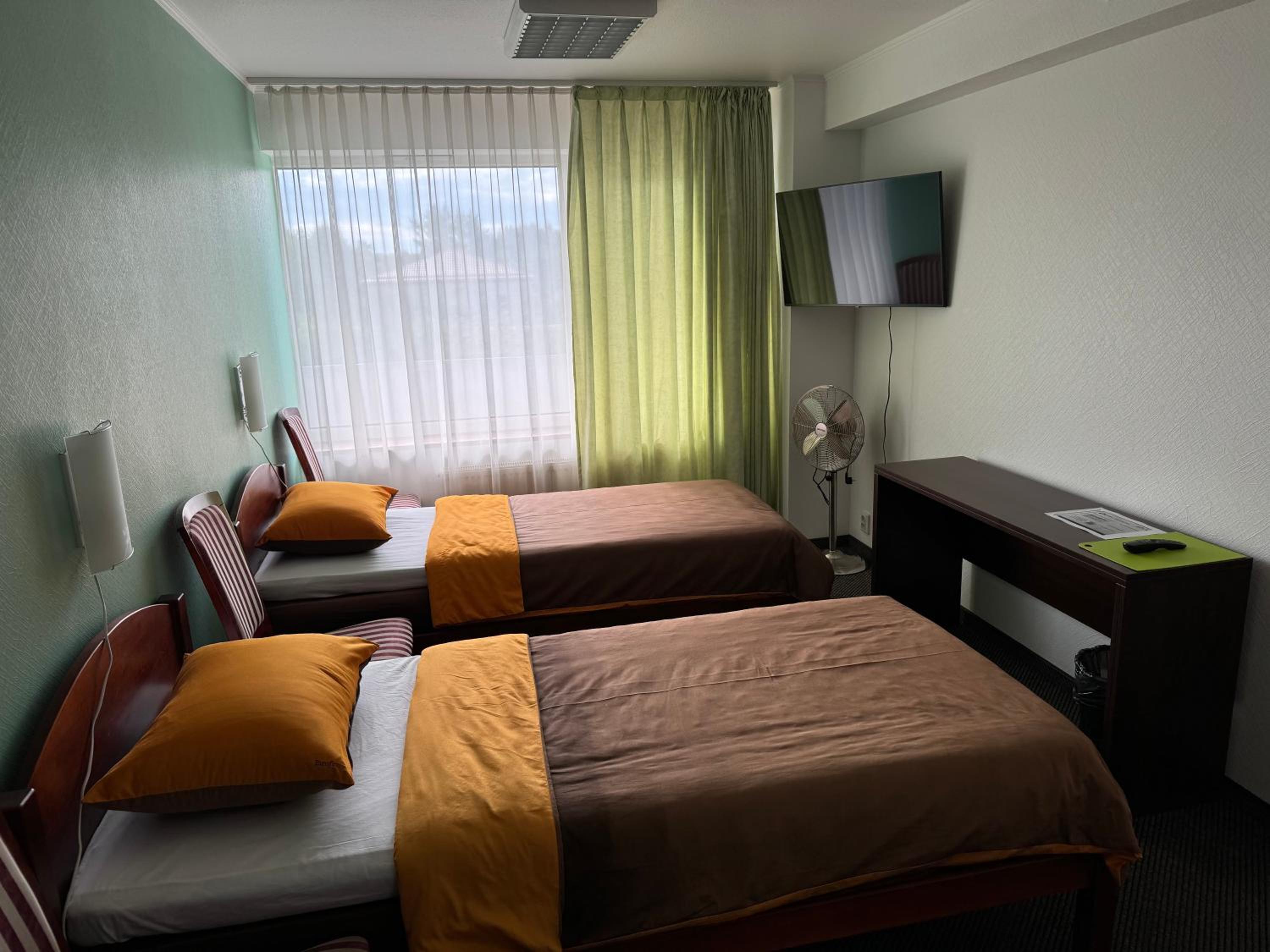 Twin Room with Private External Bathroom photo 1
