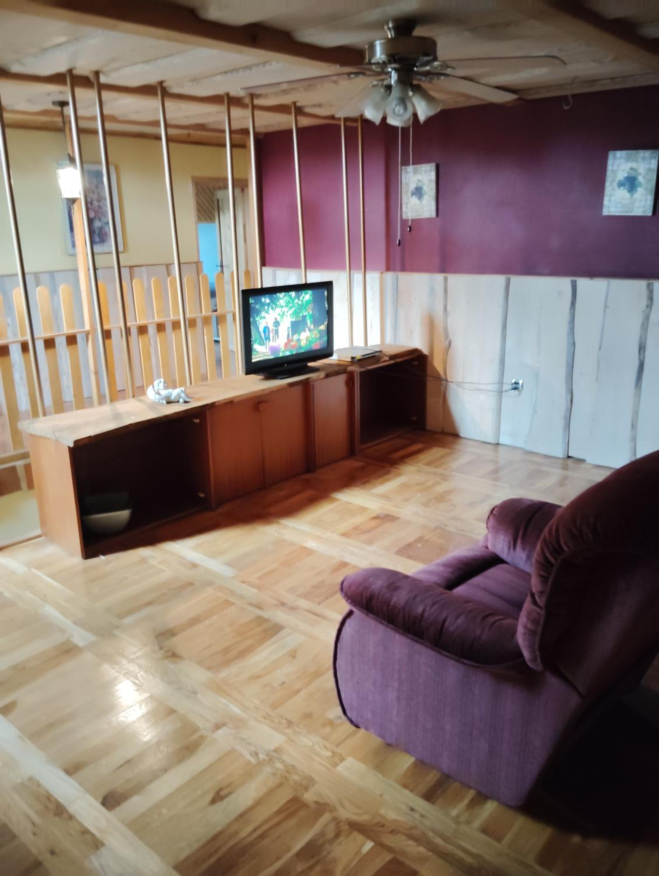 Six-Bedroom House photo 1