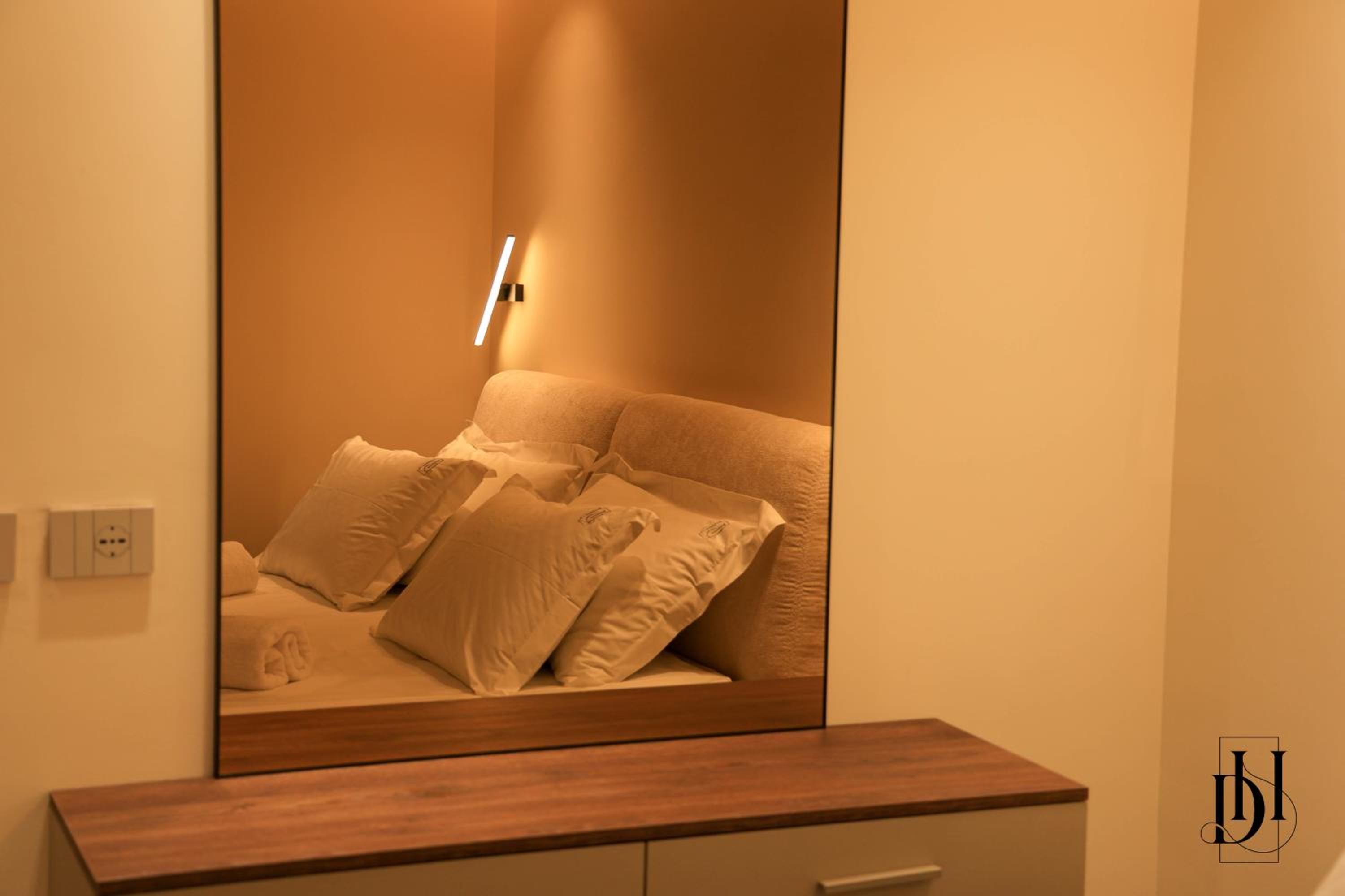 One-Bedroom Apartment with Balcony photo 2
