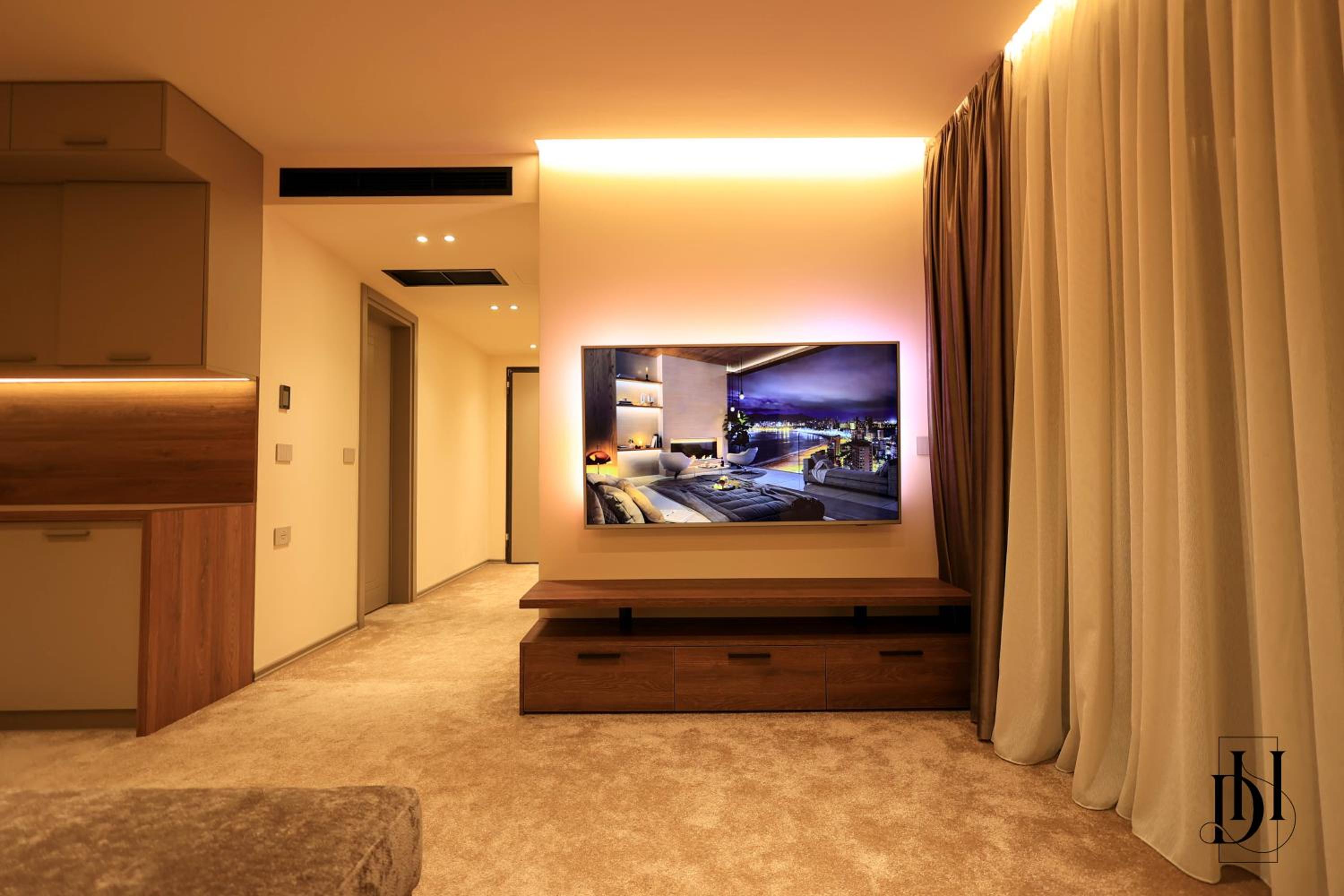 One-Bedroom Apartment with Balcony photo 1