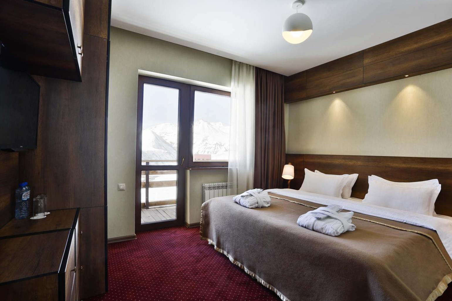 Two-Bedroom King Suite photo 2