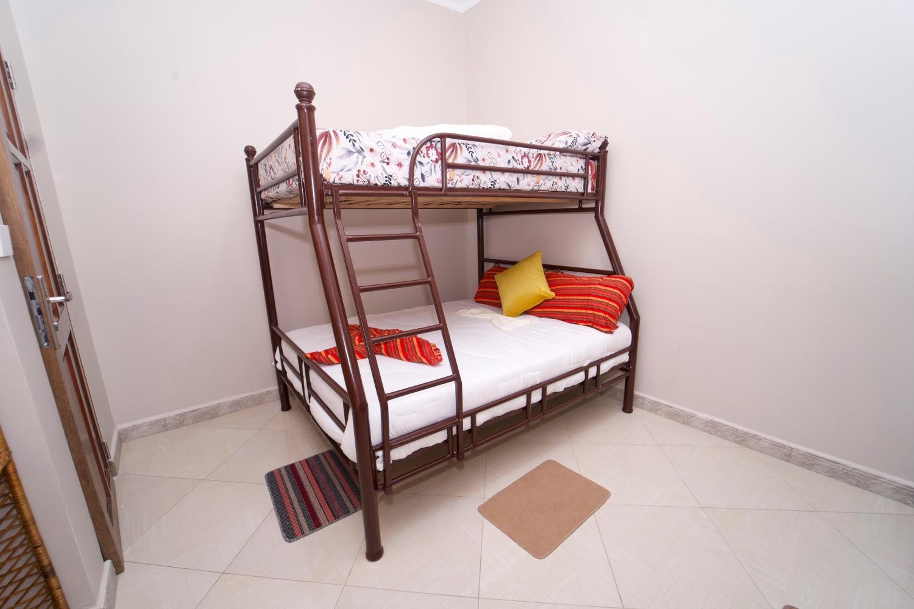 Deluxe Double Room (2 Adults + 1 Child)