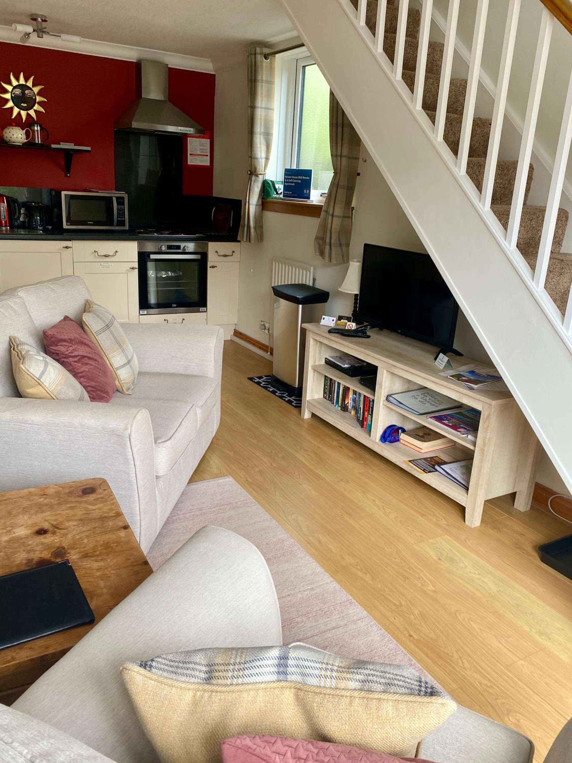 One bedroom self-catering apartment with stunning loch view