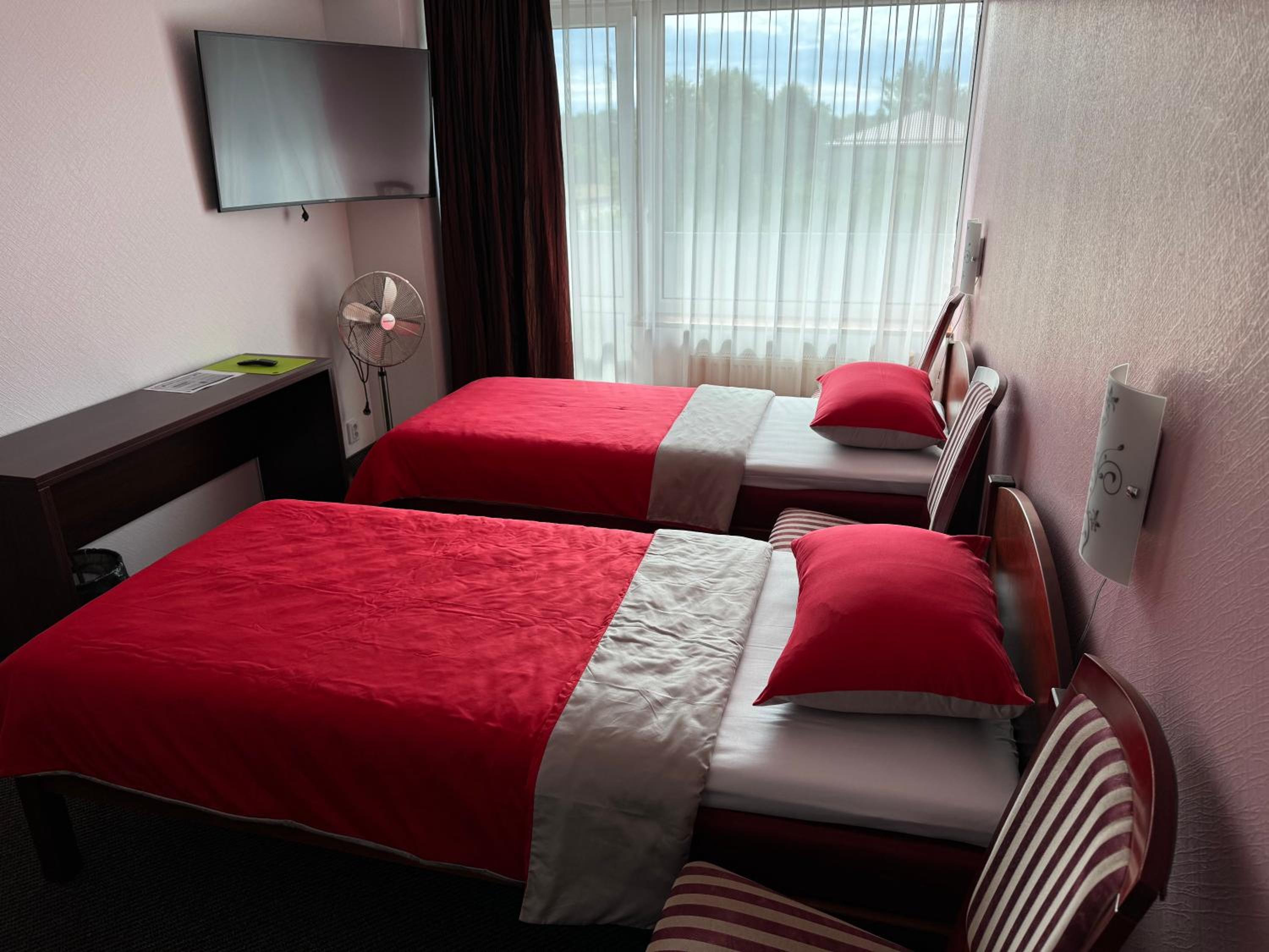 Economy Twin Room photo 1