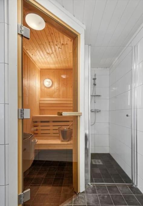 Three-Bedroom House photo 2