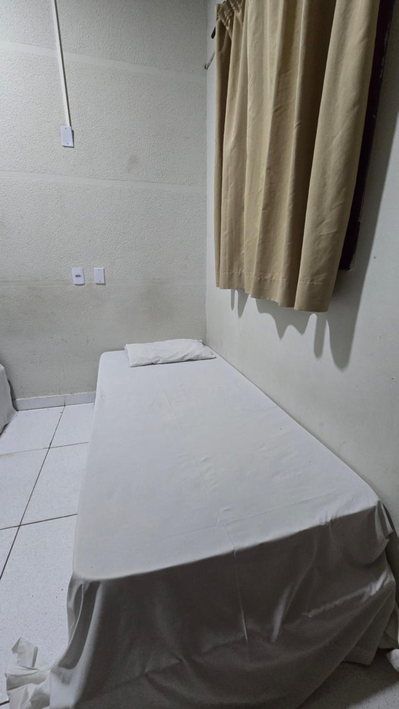 Standard Single Room with Shared Bathroom