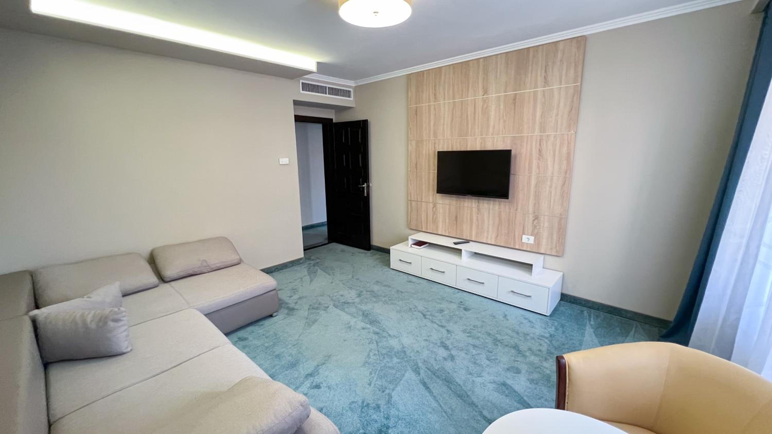 One-Bedroom Suite - Photo 1