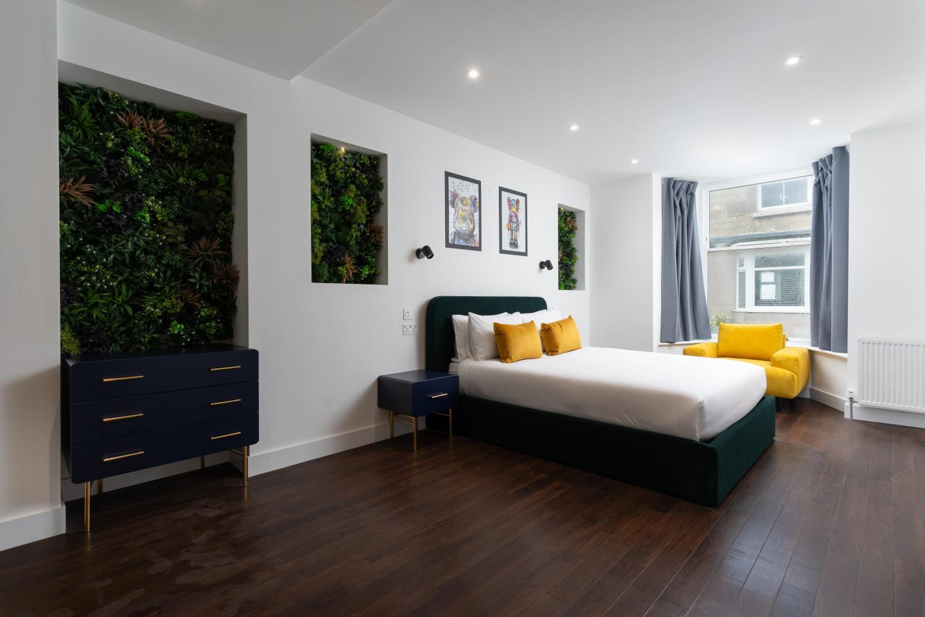 One-Bedroom Apartment