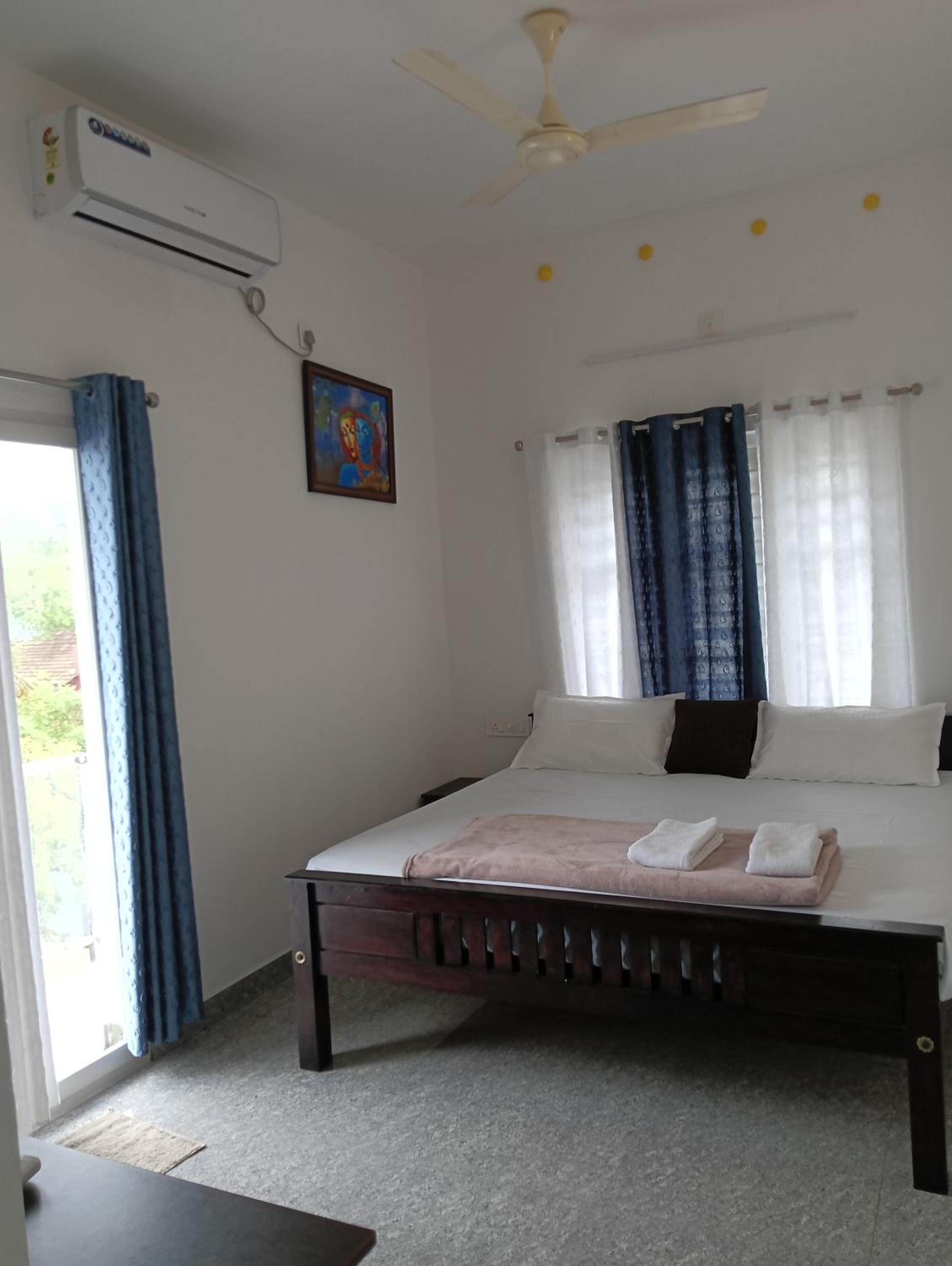 Deluxe Double Room with Balcony photo 1