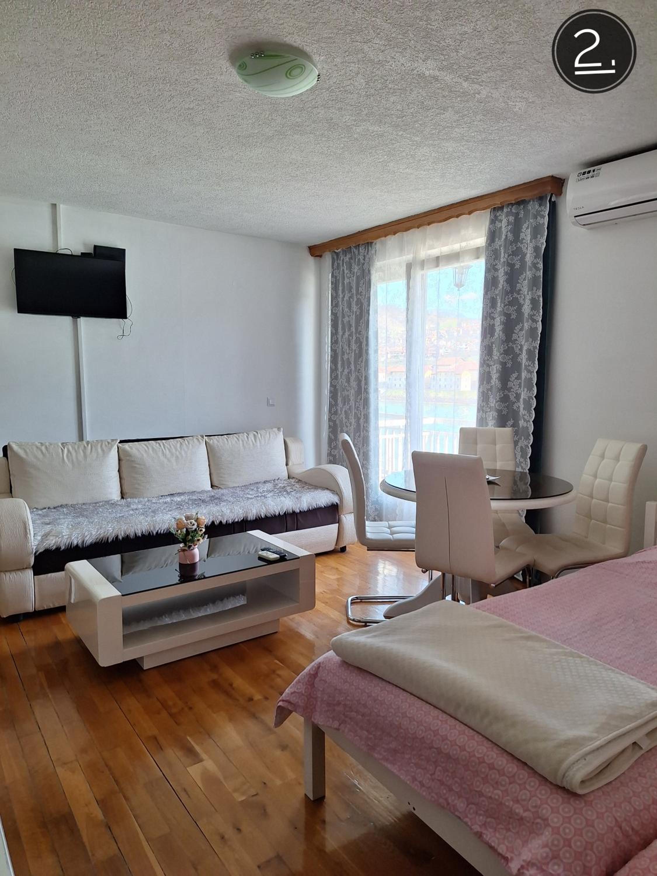 Apartment photo 1