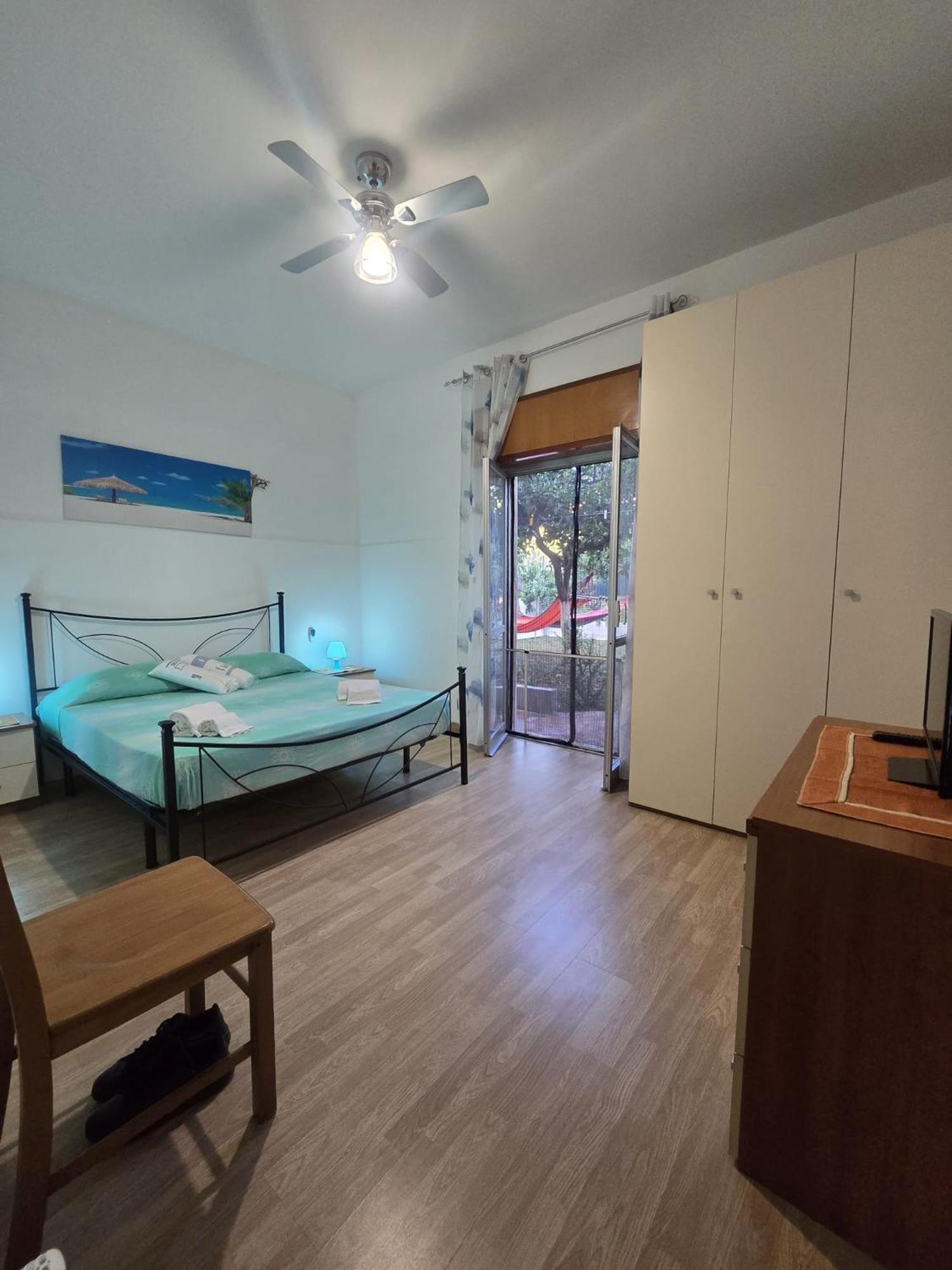 One-Bedroom House photo 1
