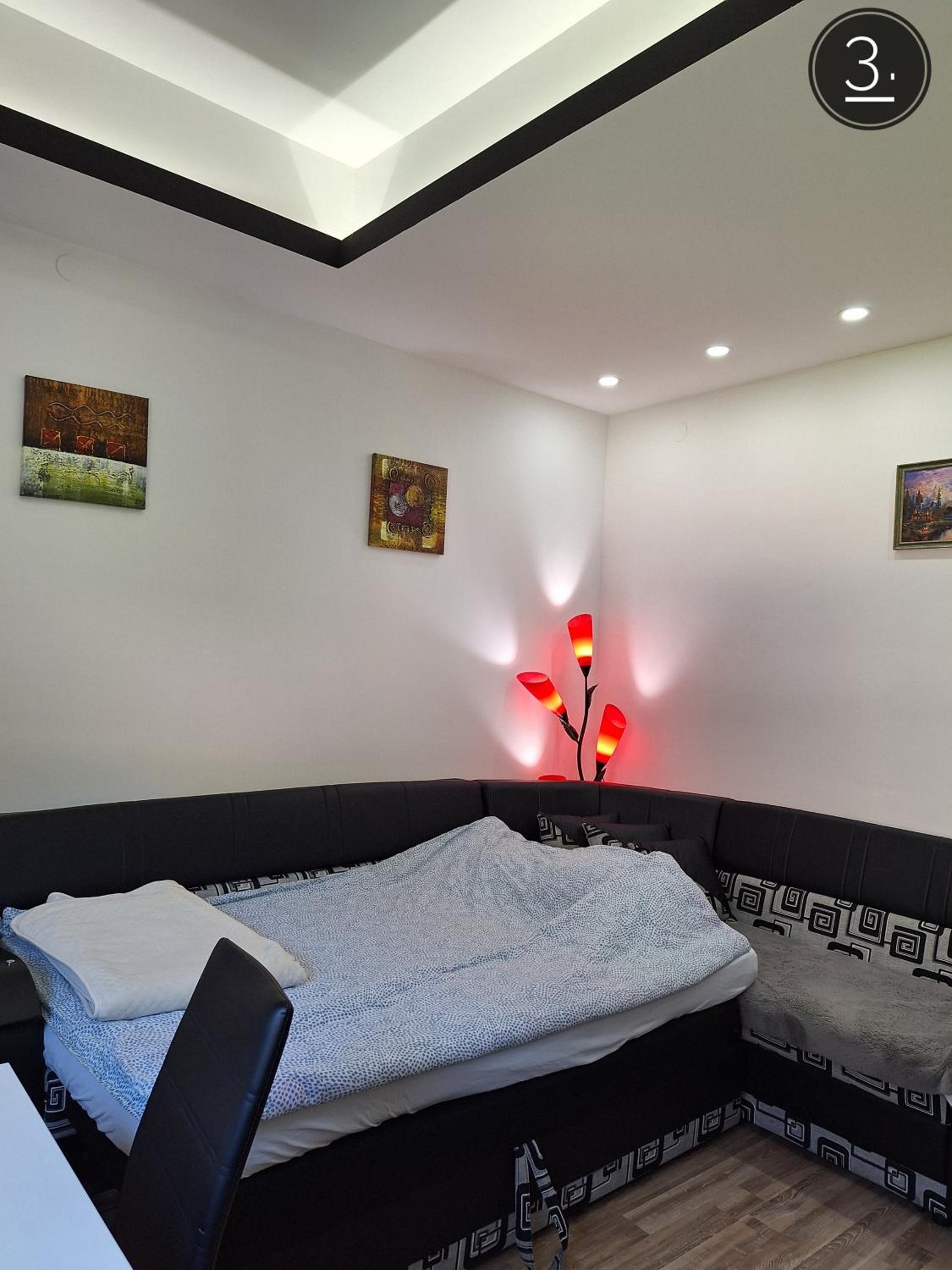 Apartment photo 2