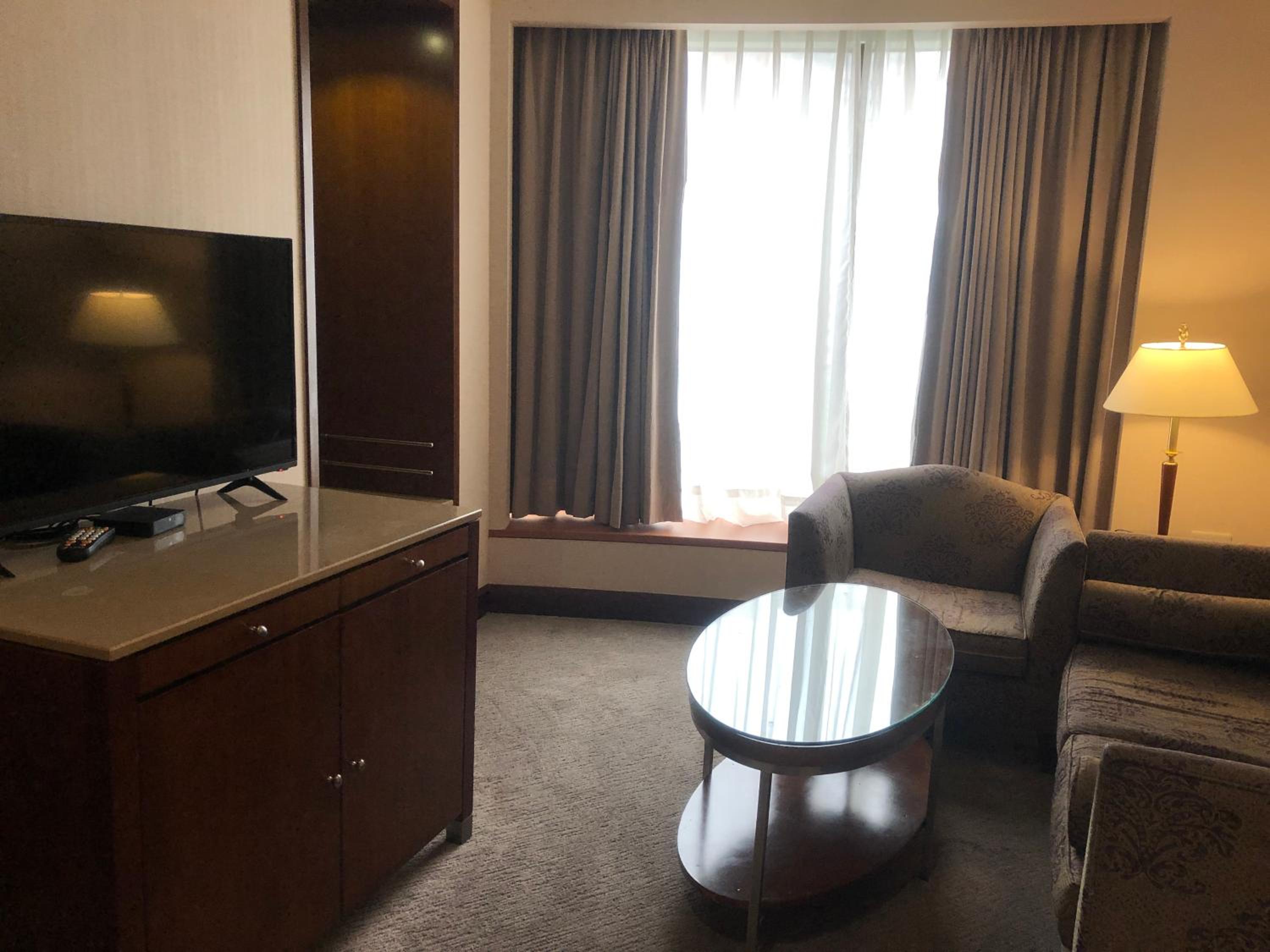 Suite - Photo 1