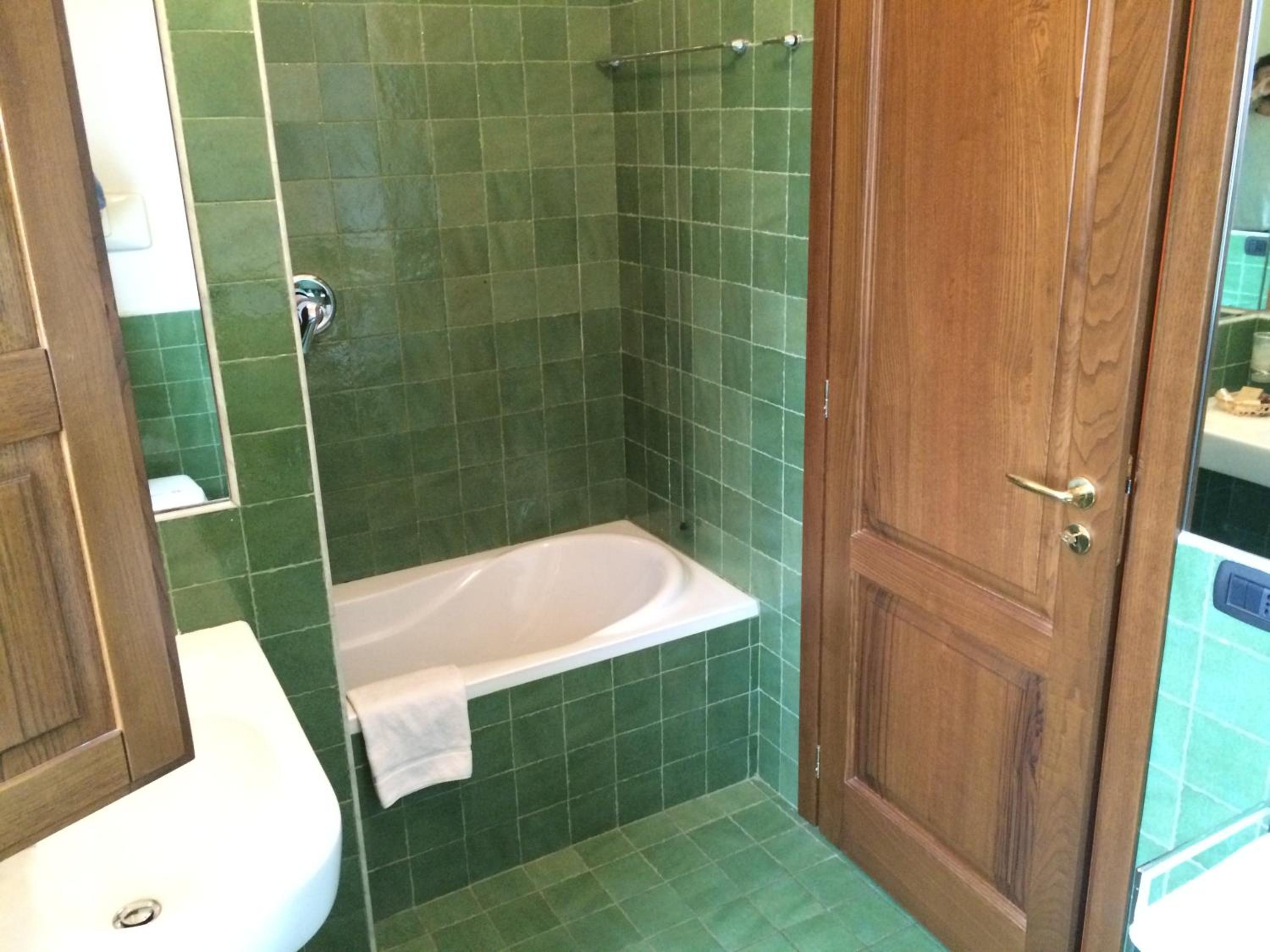 Single Room photo 3
