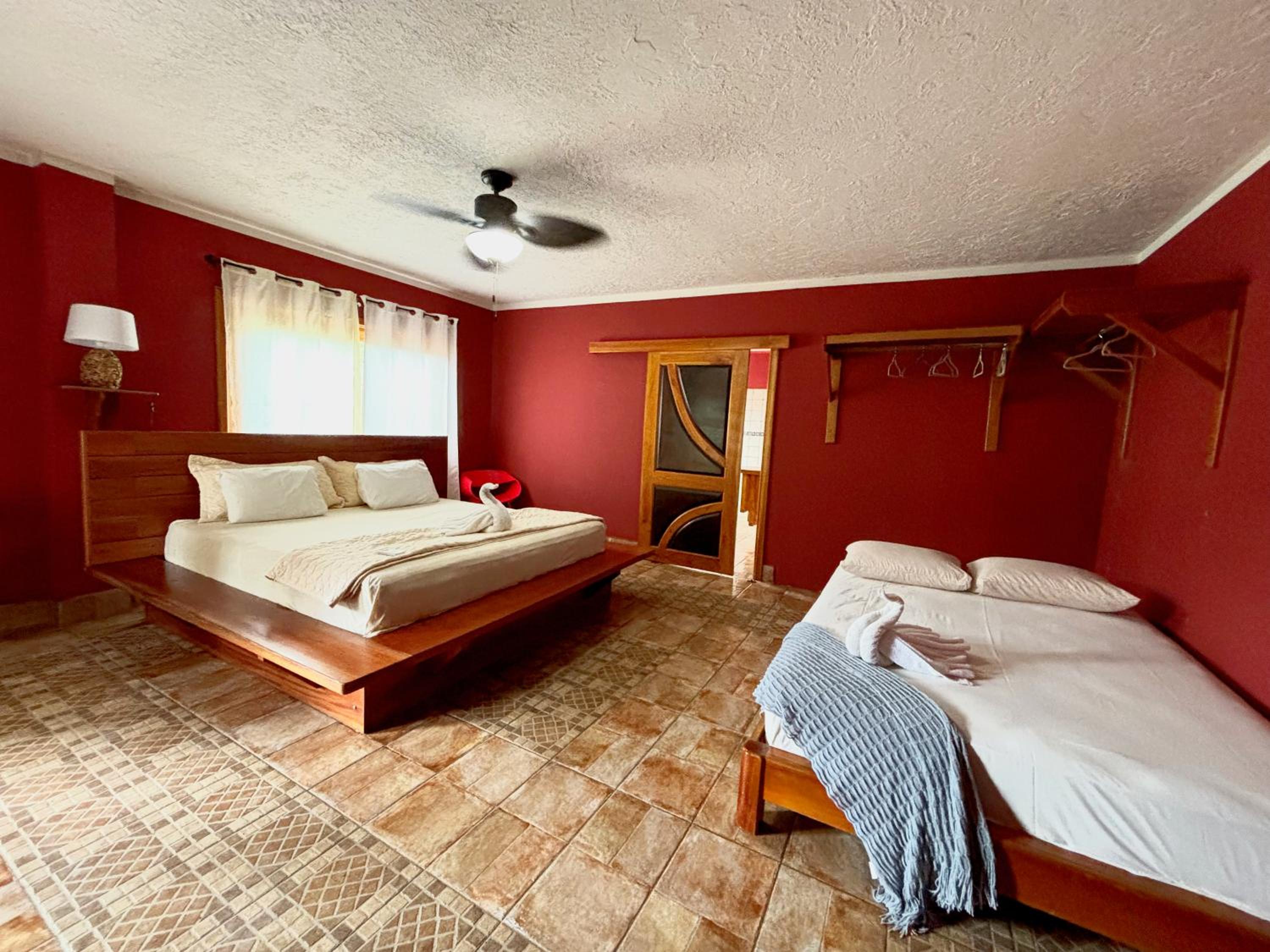 Standard King Room photo 1