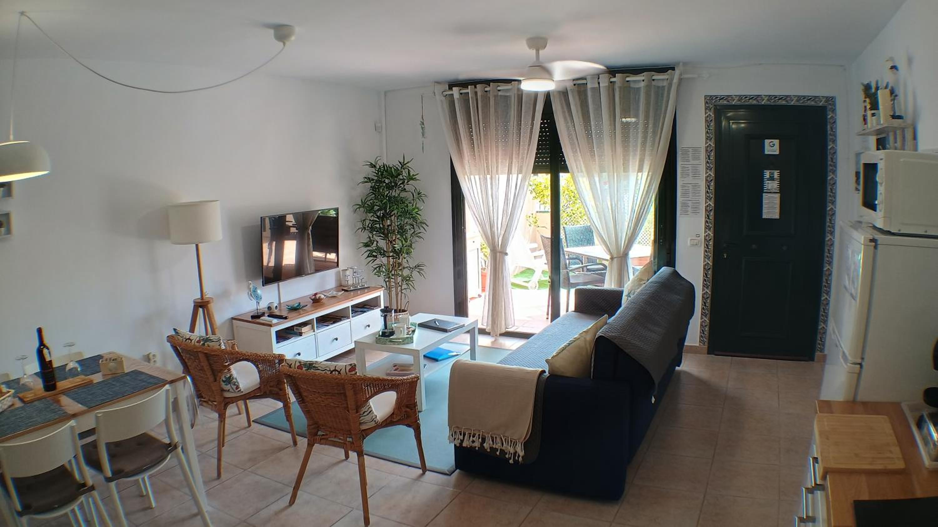 Apartamento con vista a la piscina