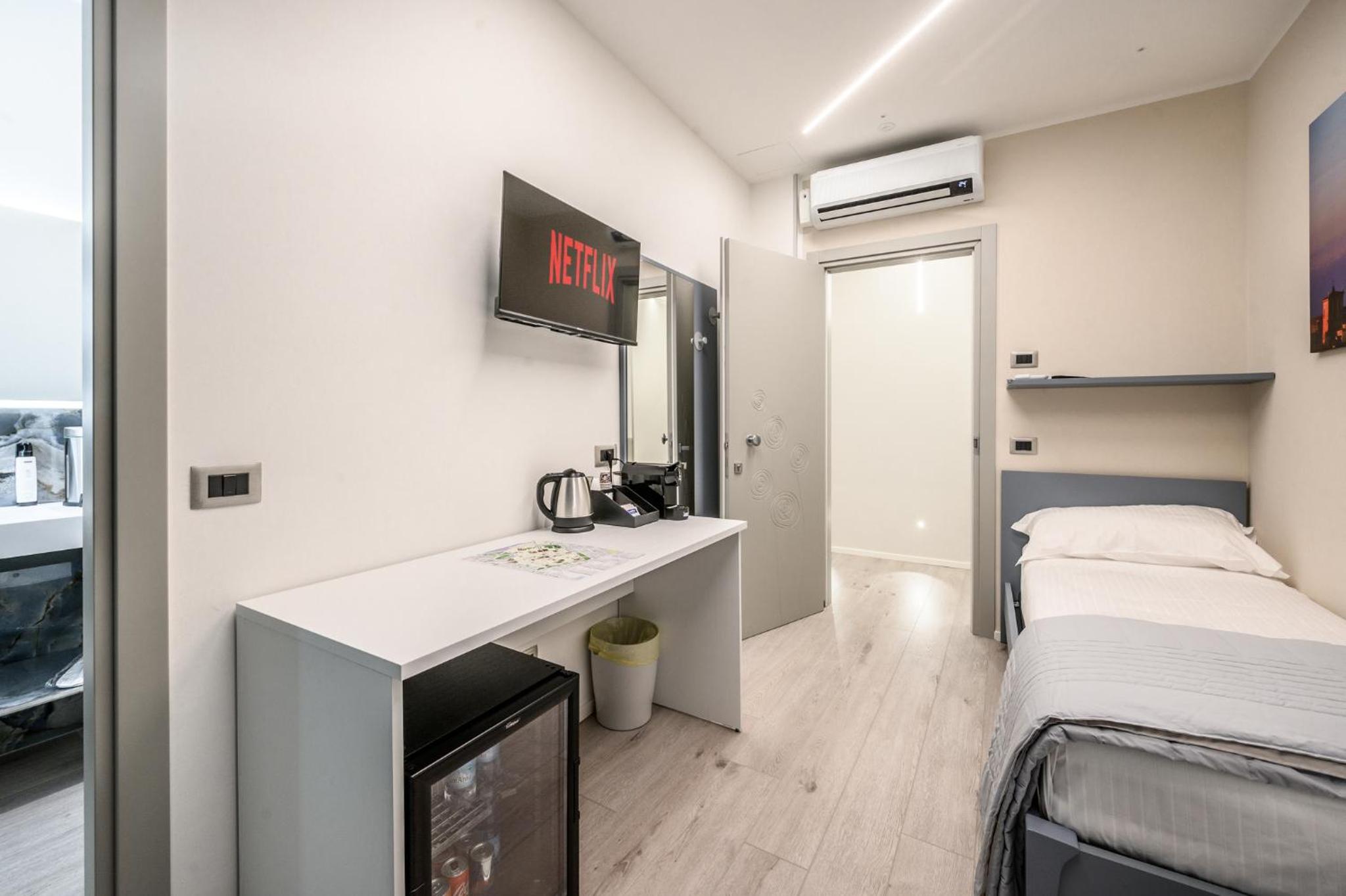Single Room photo 3