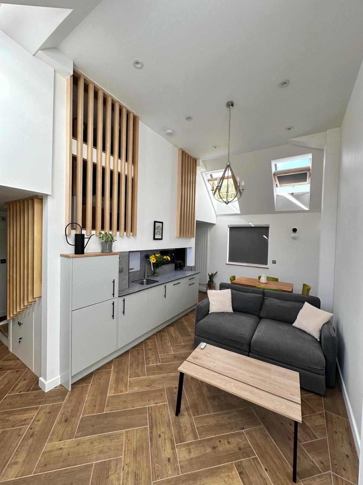 One-Bedroom House photo 1