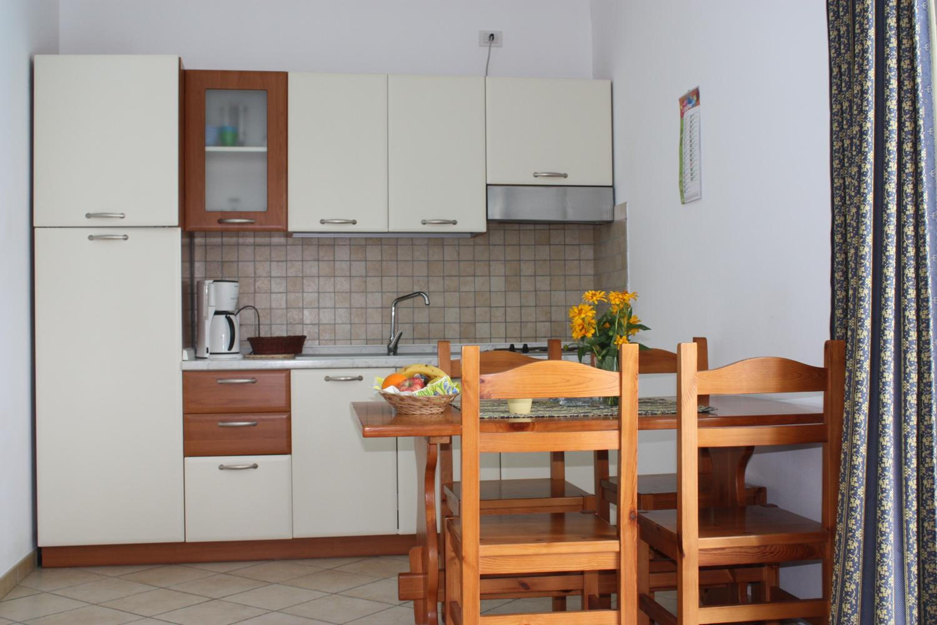 One-Bedroom Apartment - Photo 4