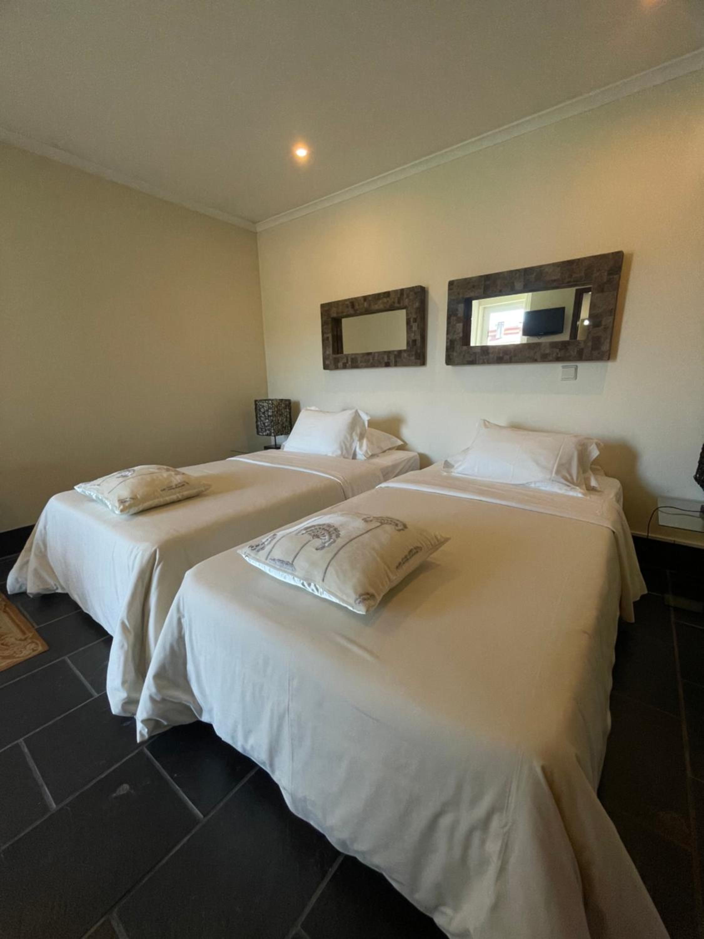 Twin Room - Photo 9