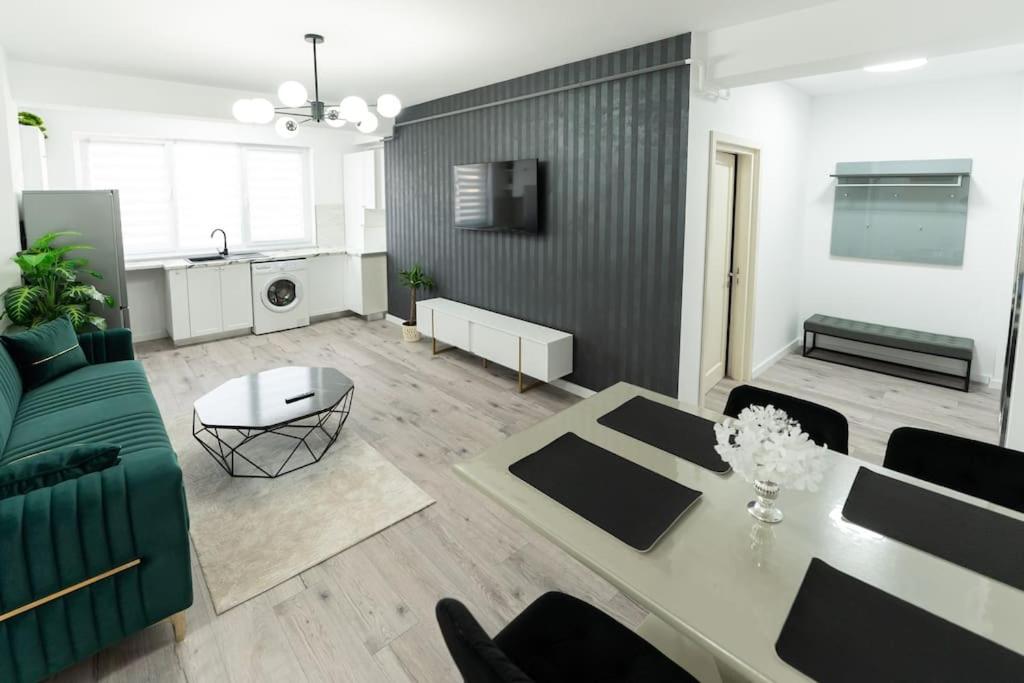 Two-Bedroom Apartment with Balcony photo 1