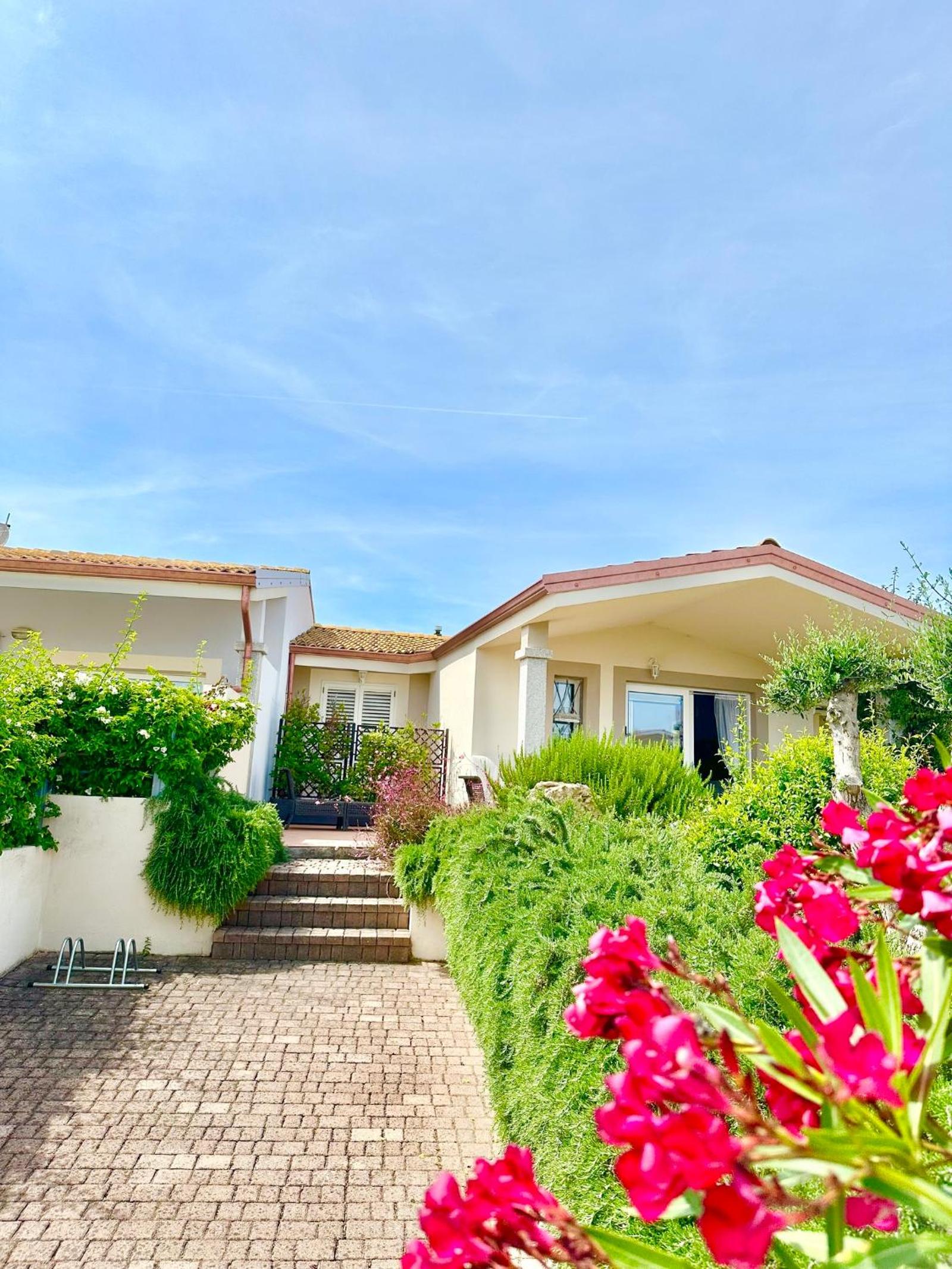 Three-Bedroom Villa photo 3