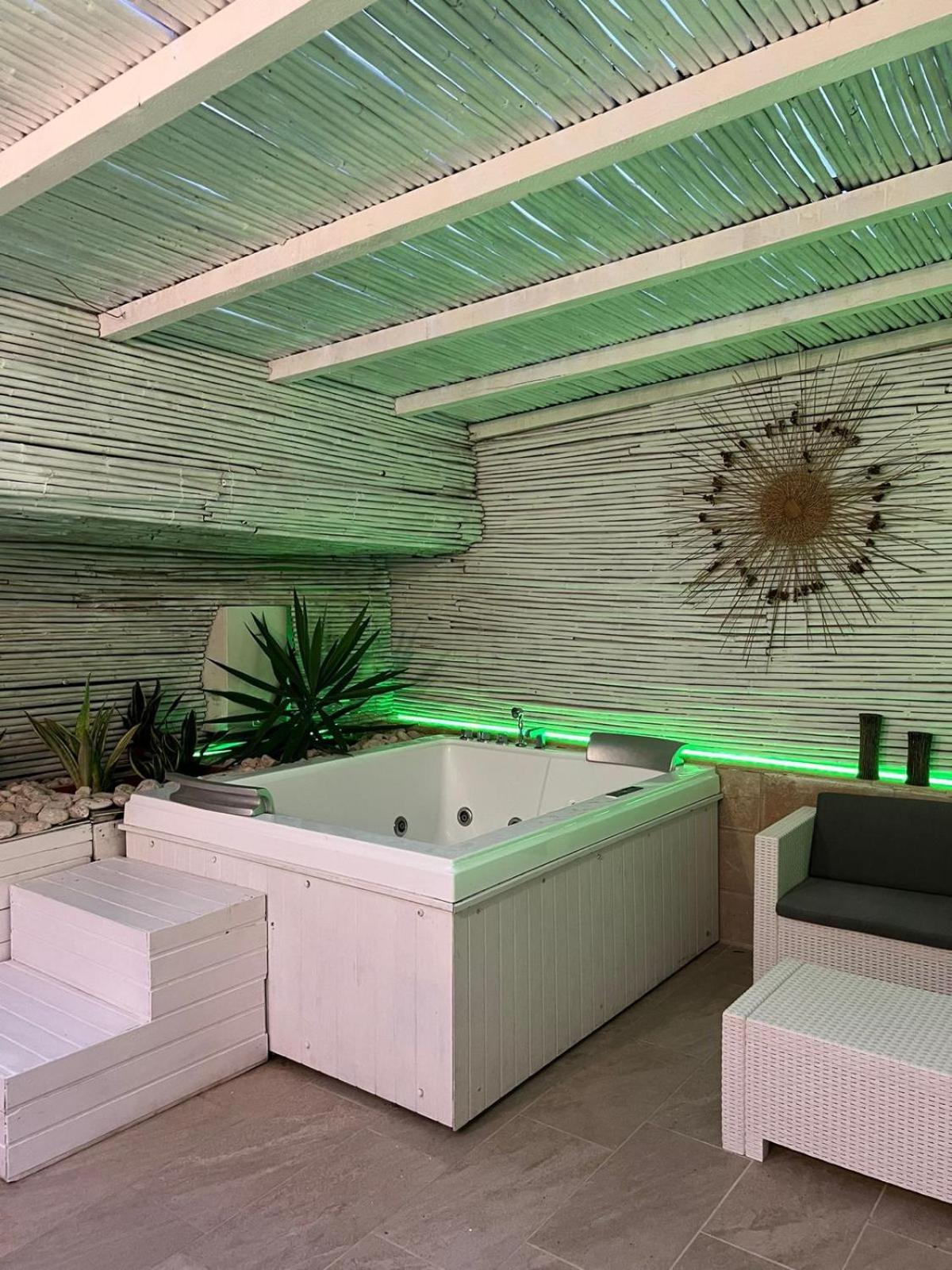 One-Bedroom Apartment with Spa Bath photo 3