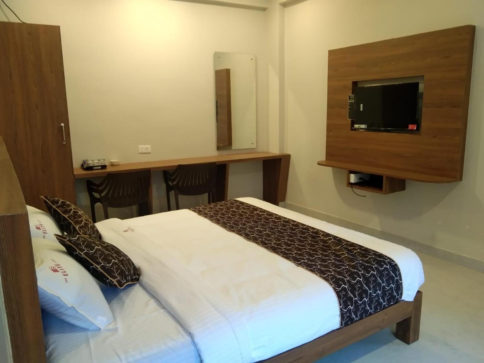 Standard Double Room with Fan photo 3