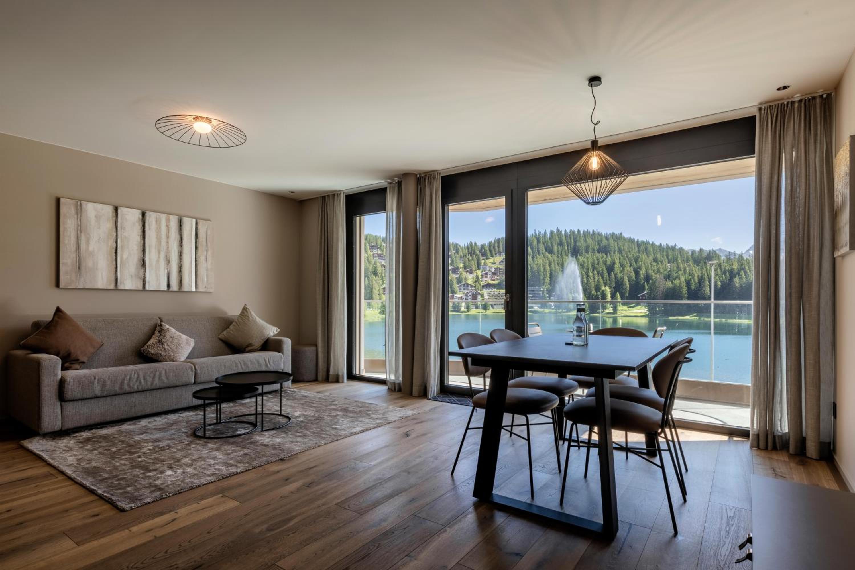 Lake View 2-Bedroom Suite photo 3