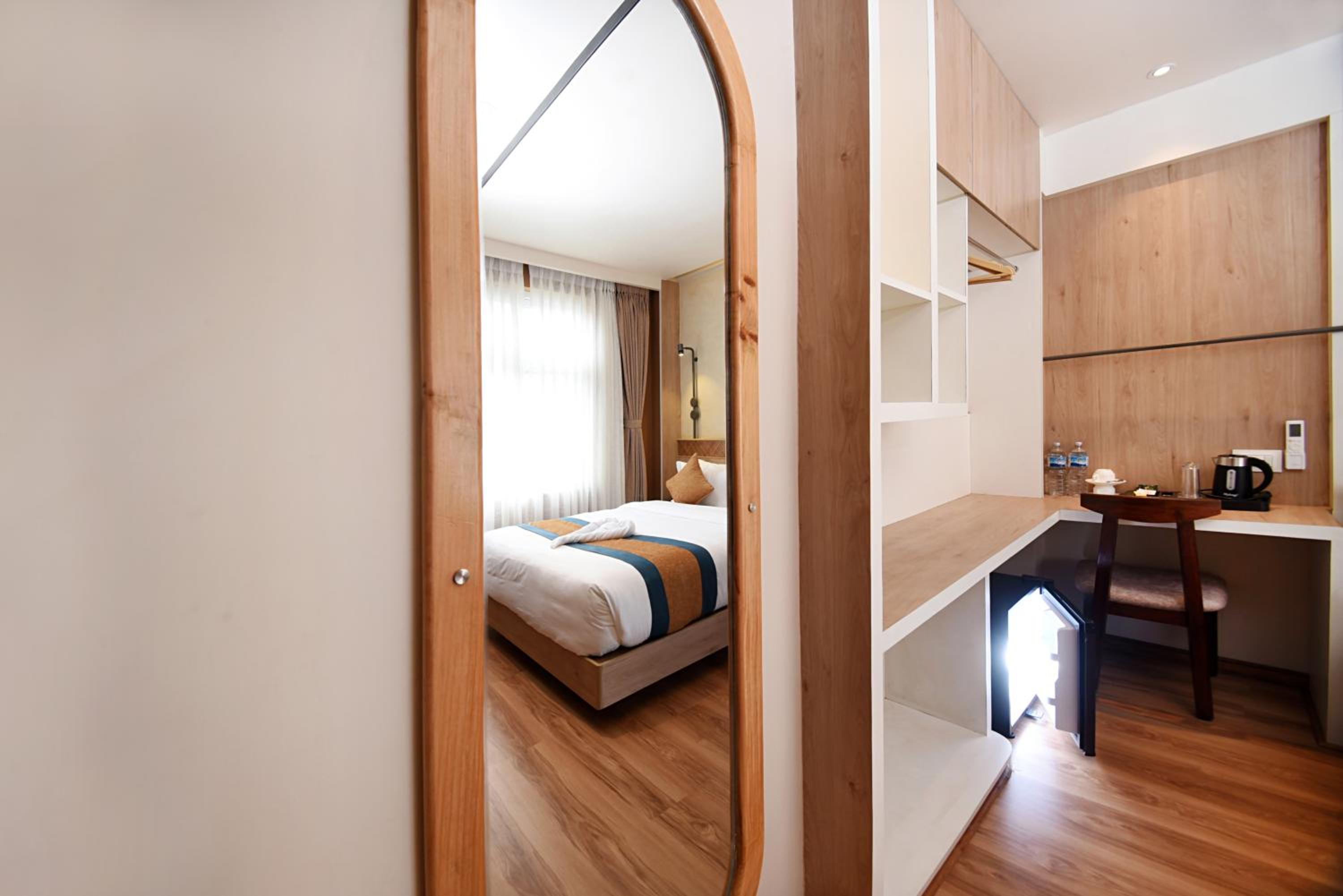 Deluxe Double Room - Photo 12