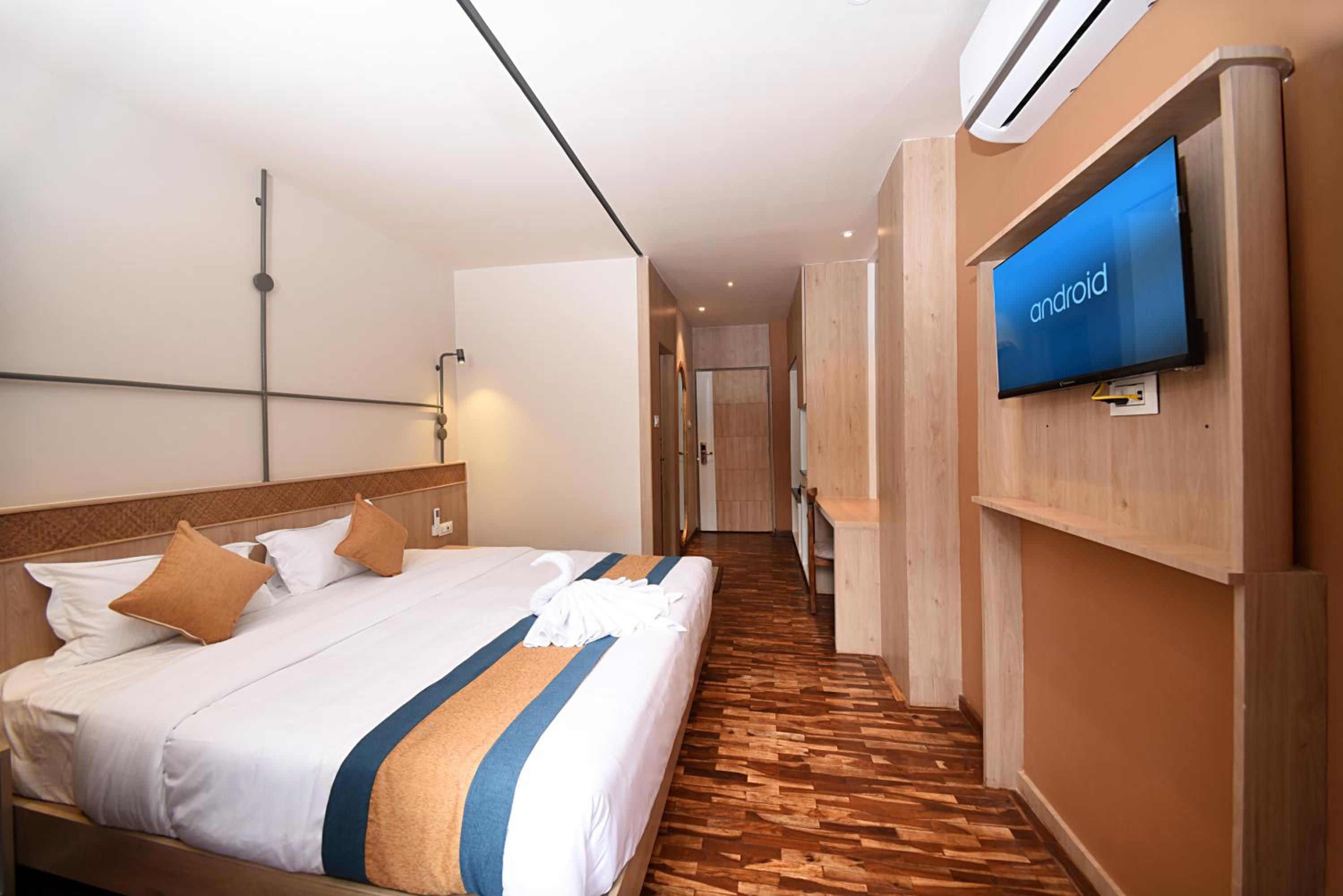 Deluxe Family Room - Photo 8