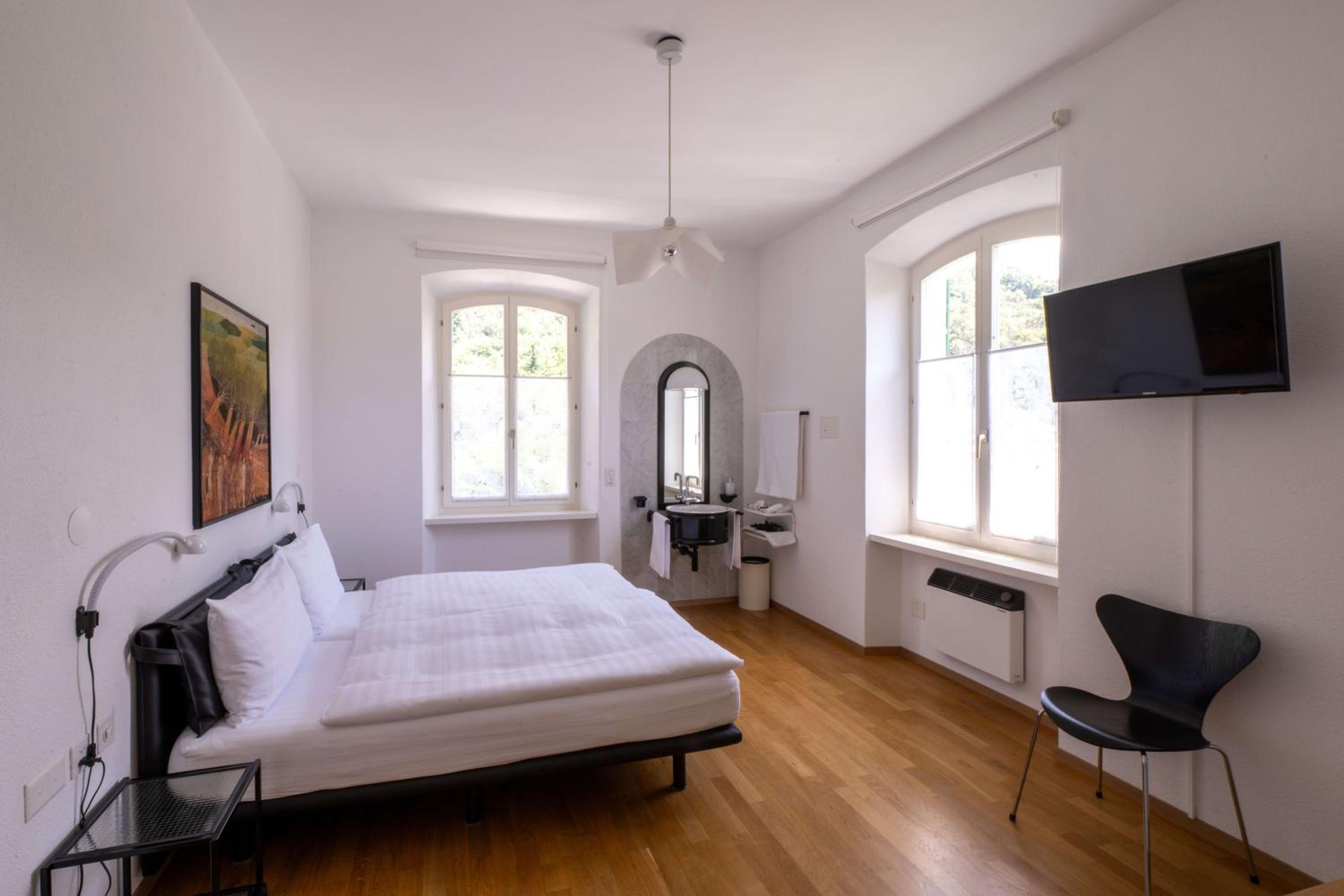 Double or Twin Room with Shared Bathroom photo 3