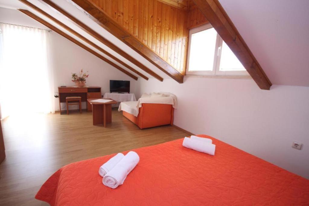 Two-Bedroom Apartment with Balcony and Sea View photo 1